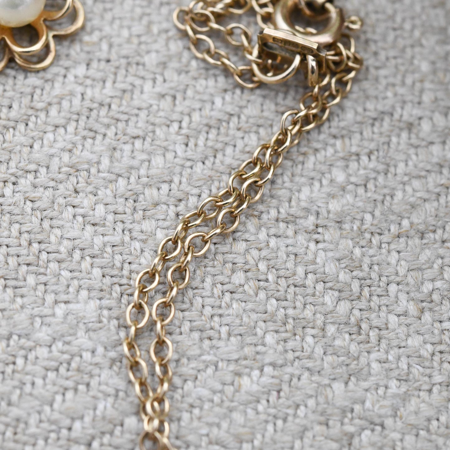 Vintage 9ct Gold Pearl Flower Pendant Necklace - Pretty Solid Gold Necklace Charm Gemstone Gift for June Birthday Birthstone | Cable Chain