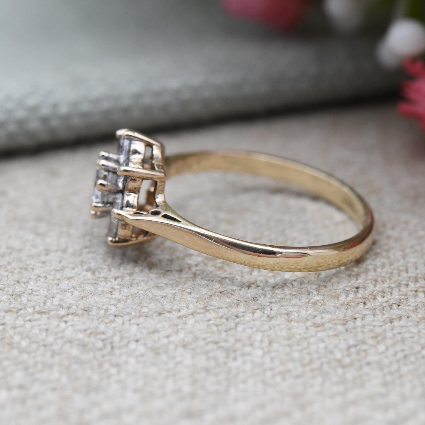 Vintage 9ct Gold Cluster Ring with White Stone Flower - Floral Gold Jewellery Gift for Her | Cocktail Ring | UK Size - N | US Size - 6 3/4