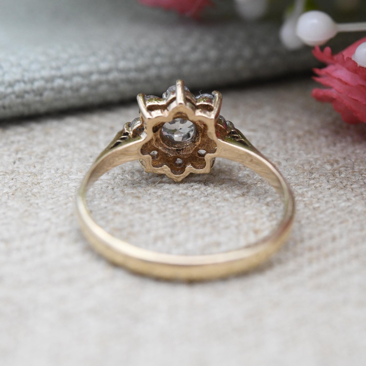 Vintage 9ct Gold Cluster Ring with White Stone Flower - Floral Gold Jewellery Gift for Her | Cocktail Ring | UK Size - N | US Size - 6 3/4