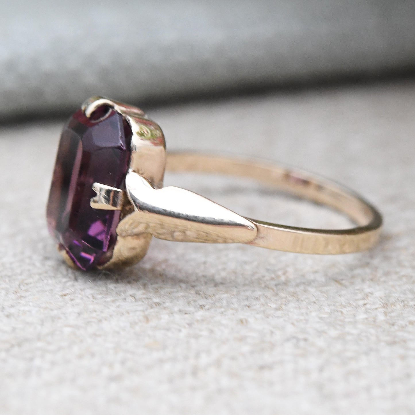 Antique Art Deco 9ct Gold Ring with Purple Paste Stone - Large Rectangle Colourful Glass Stone Pretty Gift | UK Size - J | US Size - 4 3/4