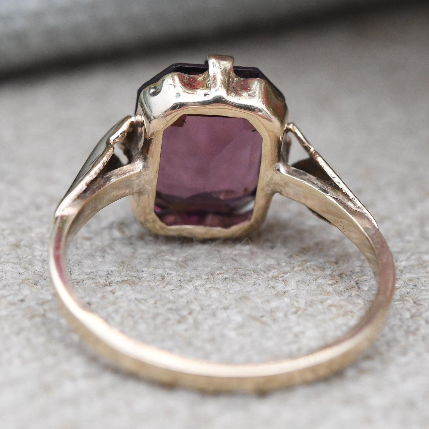 Antique Art Deco 9ct Gold Ring with Purple Paste Stone - Large Rectangle Colourful Glass Stone Pretty Gift | UK Size - J | US Size - 4 3/4