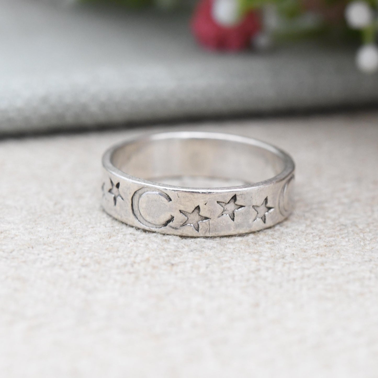 Sterling Silver Moon and Stars Band Ring - CelestialCrescent Moon Shape | Minimal Everyday Silver Jewellery | UK Size - P | US Size - 7 3/4