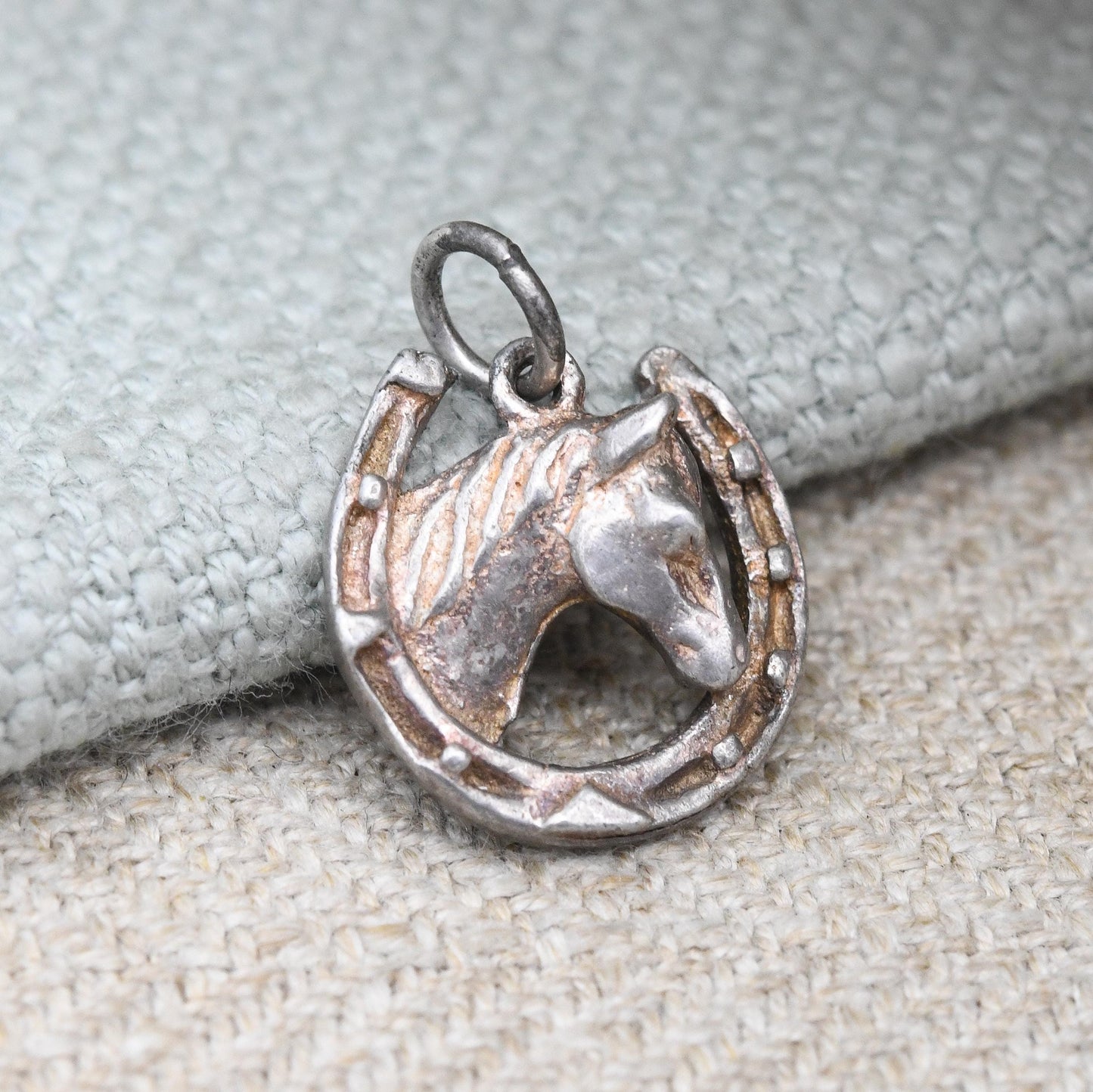 Vintage Sterling Silver Horse Head in Horse Shoe Charm Pendant - Good Luck Animal Jewellery | Horse Girl Gift | Charm Bracelet Necklace