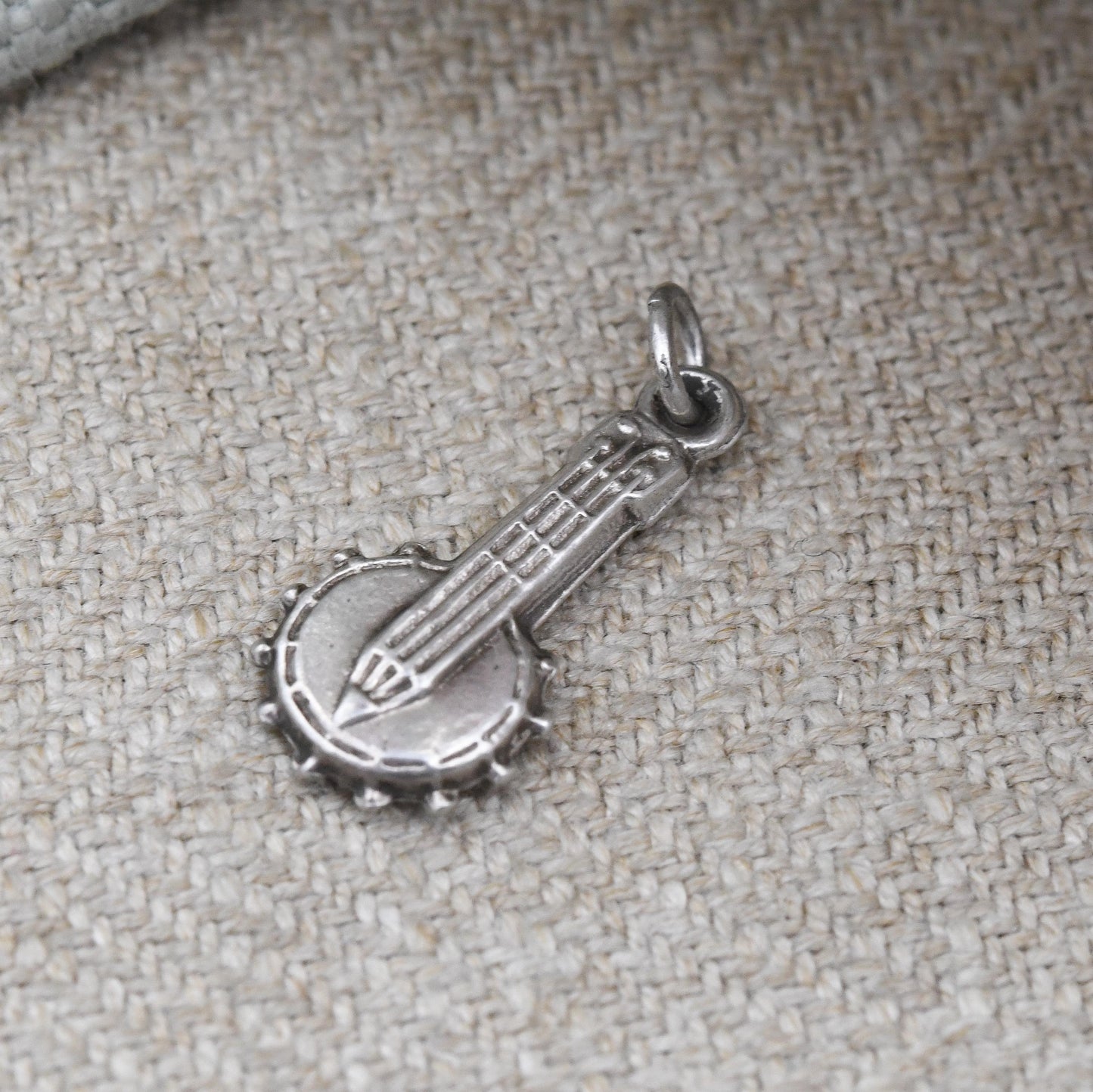 Vintage Sterling Silver Banjo Charm Pendant - Cute Little Silver Instrument with Strings Music Theme Jewellery Gift for Musician Bracelet