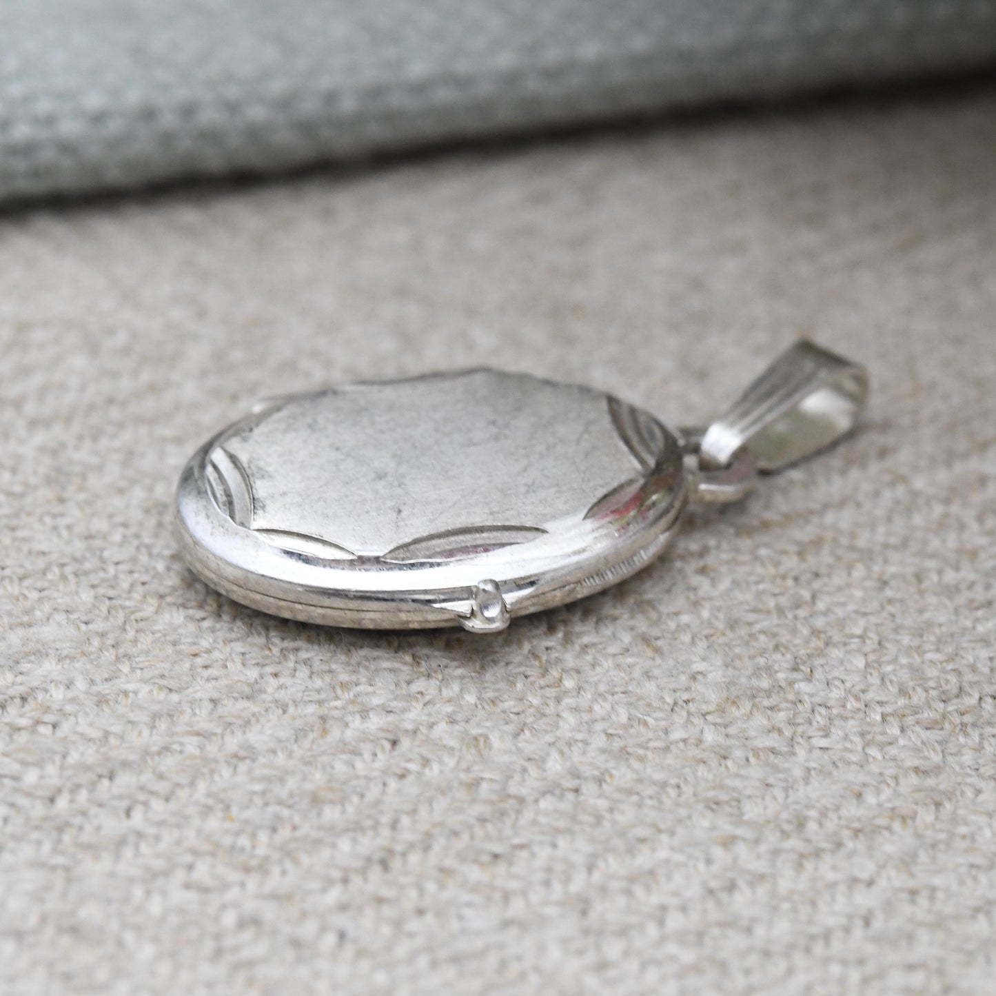 Vintage Sterling Silver Locket Pendant by Kordes and Lichtenfels K&L - Small Oval Shape Locket | Pretty Gift for Her | Charm Necklace Stack