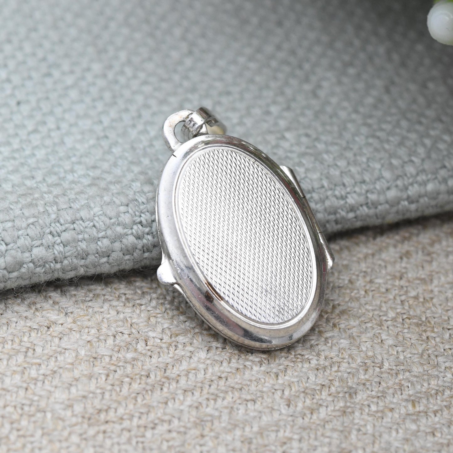Vintage Sterling Silver Locket Pendant by Kordes and Lichtenfels K&L - Small Oval Shape Locket | Pretty Gift for Her | Charm Necklace Stack