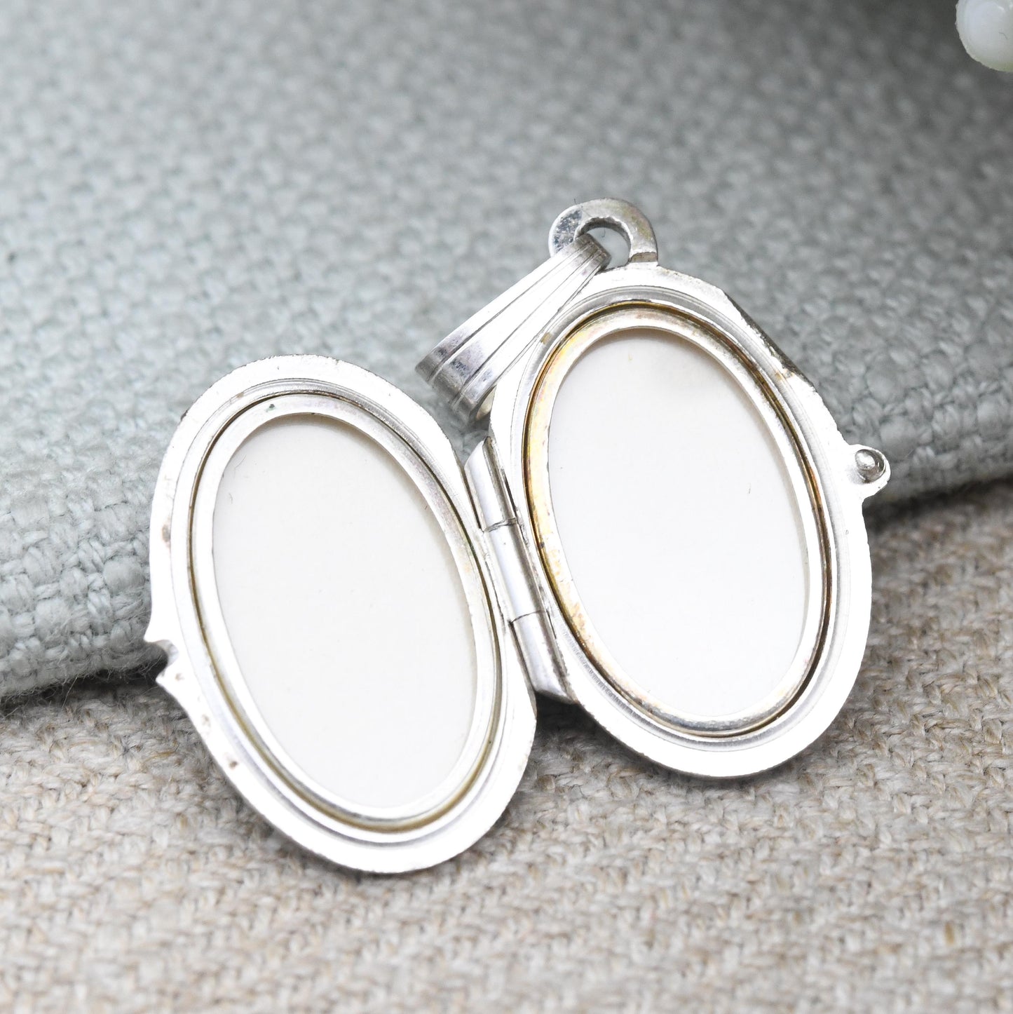 Vintage Sterling Silver Locket Pendant by Kordes and Lichtenfels K&L - Small Oval Shape Locket | Pretty Gift for Her | Charm Necklace Stack