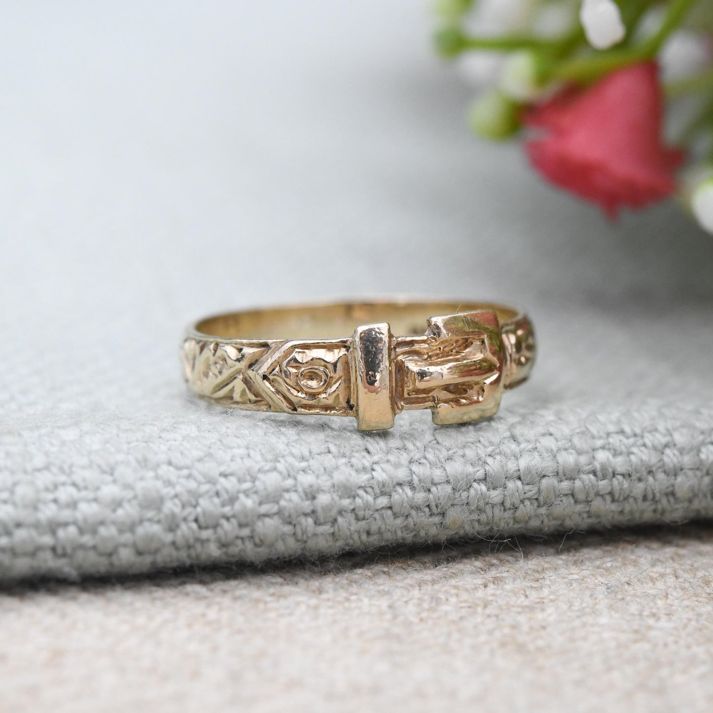 Vintage 9ct Gold Buckle Ring 1982 with Ornate Scrolling Design - Victorian Style Belt Buckle Gold Band | UK Size - M 1/2 | US Size - 6 1/2