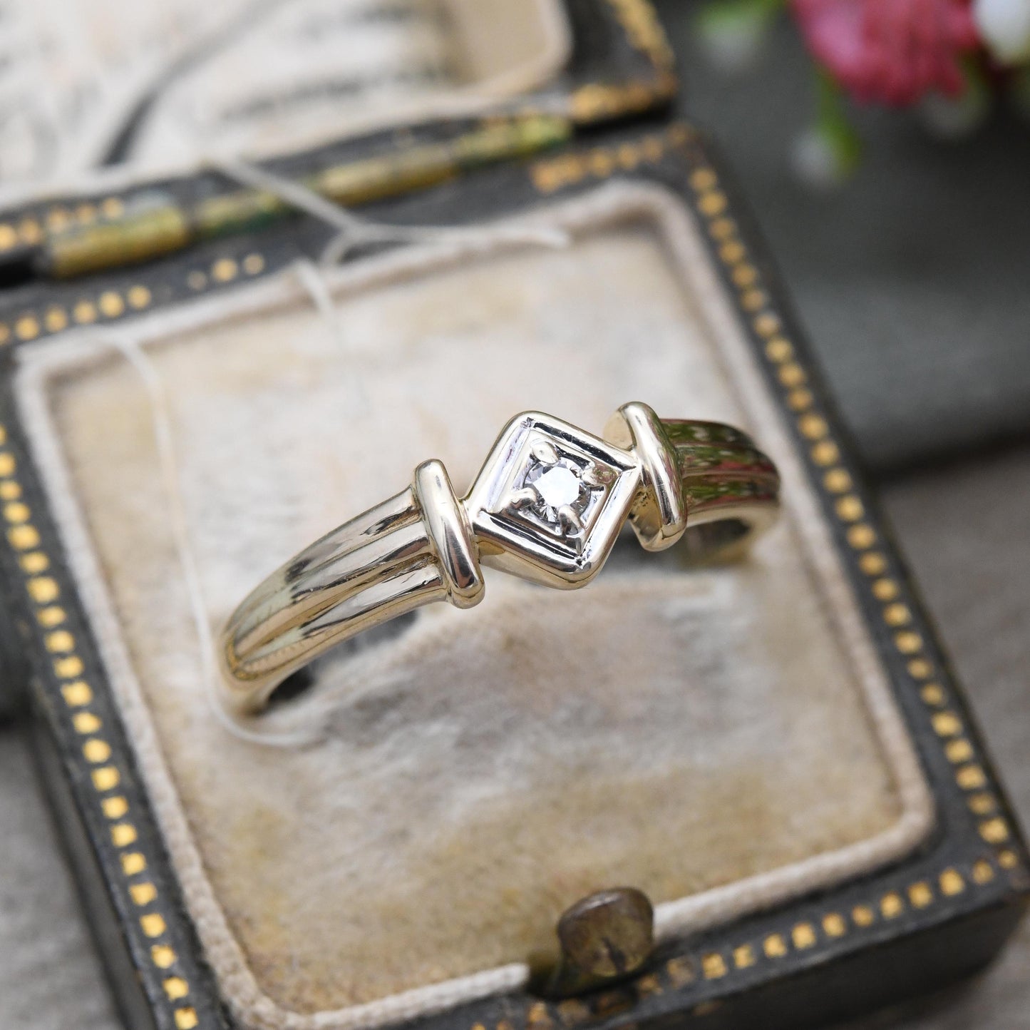 Vintage 9ct Gold Diamond Solitaire Ring Diamond Shape Setting - Contemporary Yellow Gold Engagement Ring | UK Size - P | US Size - 7 3/4
