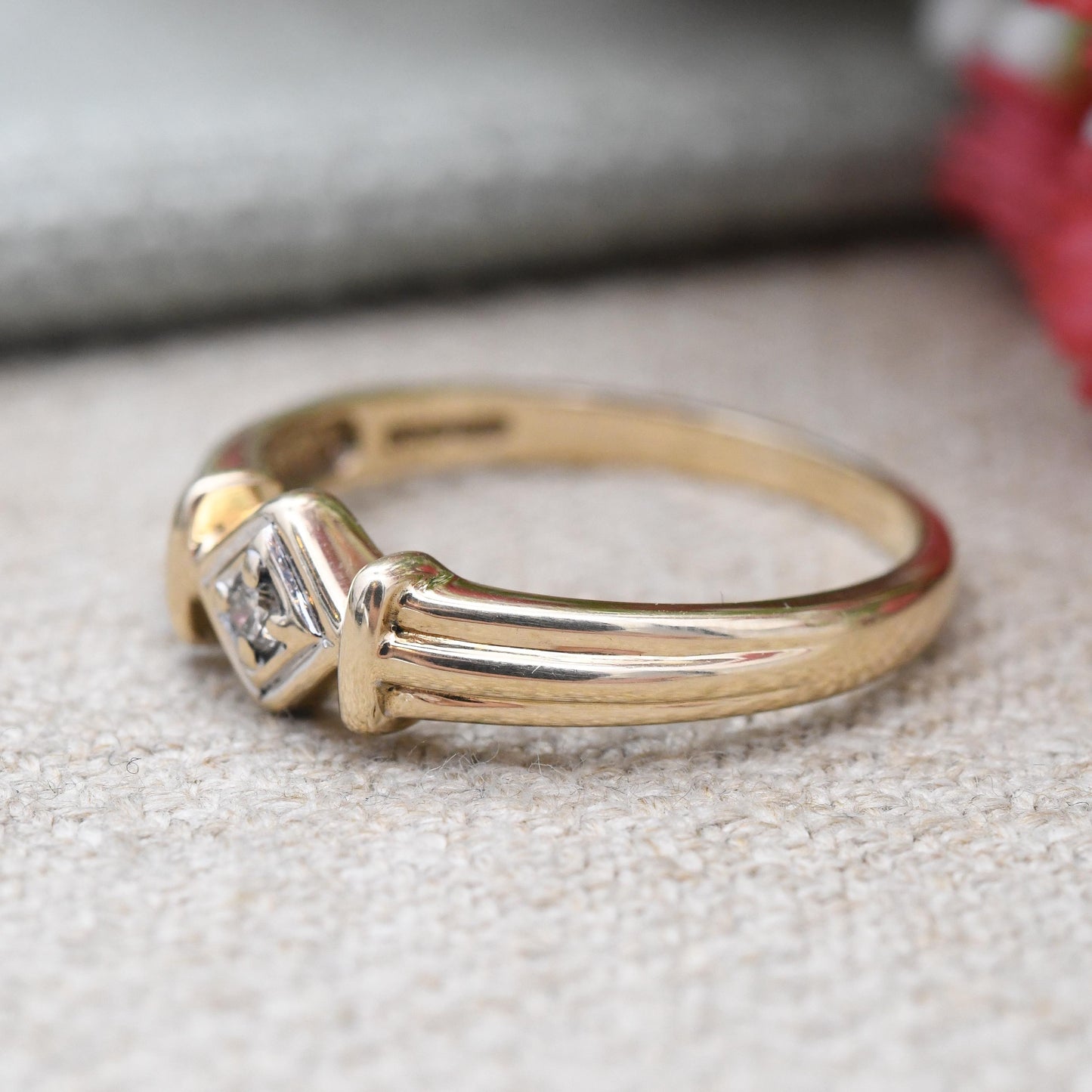 Vintage 9ct Gold Diamond Solitaire Ring Diamond Shape Setting - Contemporary Yellow Gold Engagement Ring | UK Size - P | US Size - 7 3/4