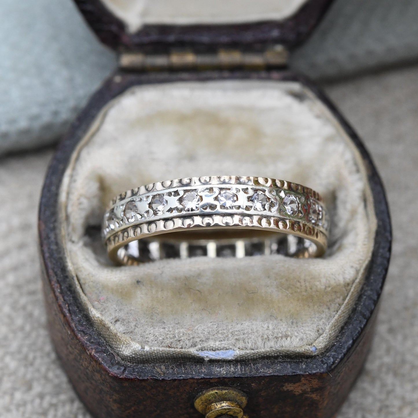 Vintage 9ct Gold Eternity Ring with Clear Stones c. 1950s - Two-Tone Mid-Century Band Stacking Ring Wedding | UK Size - M | US Size - 6 1/4