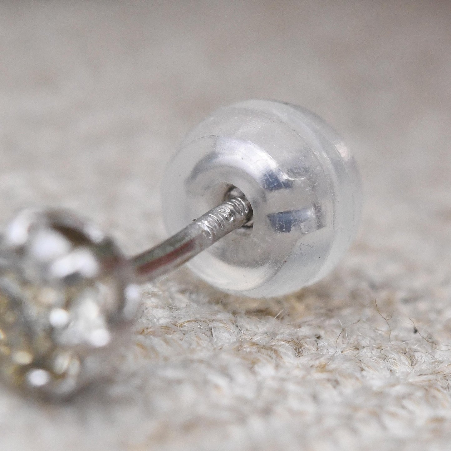 18ct White Gold Diamond Stud Earring Single 25 Points 0.25 Carat - Champagne Gemstone | Unisex Everyday Stud Earring | Rubber Butterfly Back