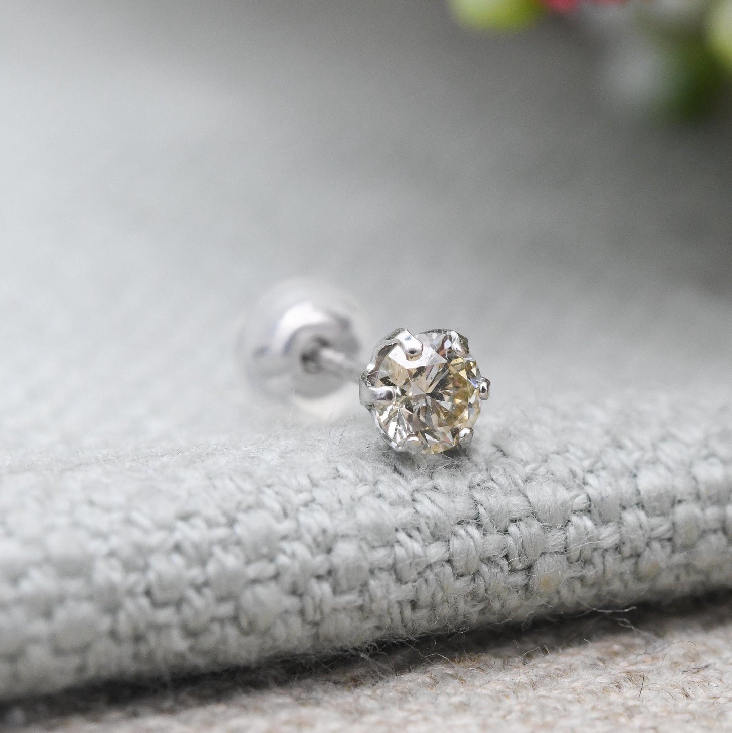 18ct White Gold Diamond Stud Earring Single 25 Points 0.25 Carat - Champagne Gemstone | Unisex Everyday Stud Earring | Rubber Butterfly Back