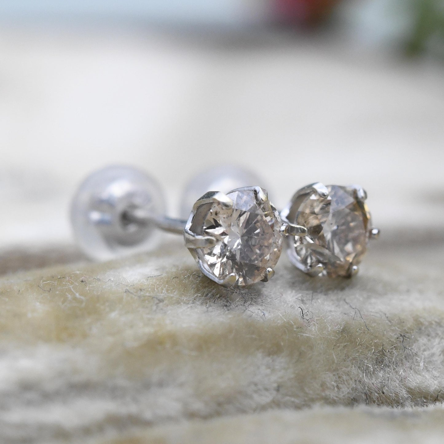 18ct White Gold Diamond Stud Earrings 30 Points 0.30 Carats - Champagne Gemstone | Unisex Everyday Jewellery Gift | Rubber Butterfly Back