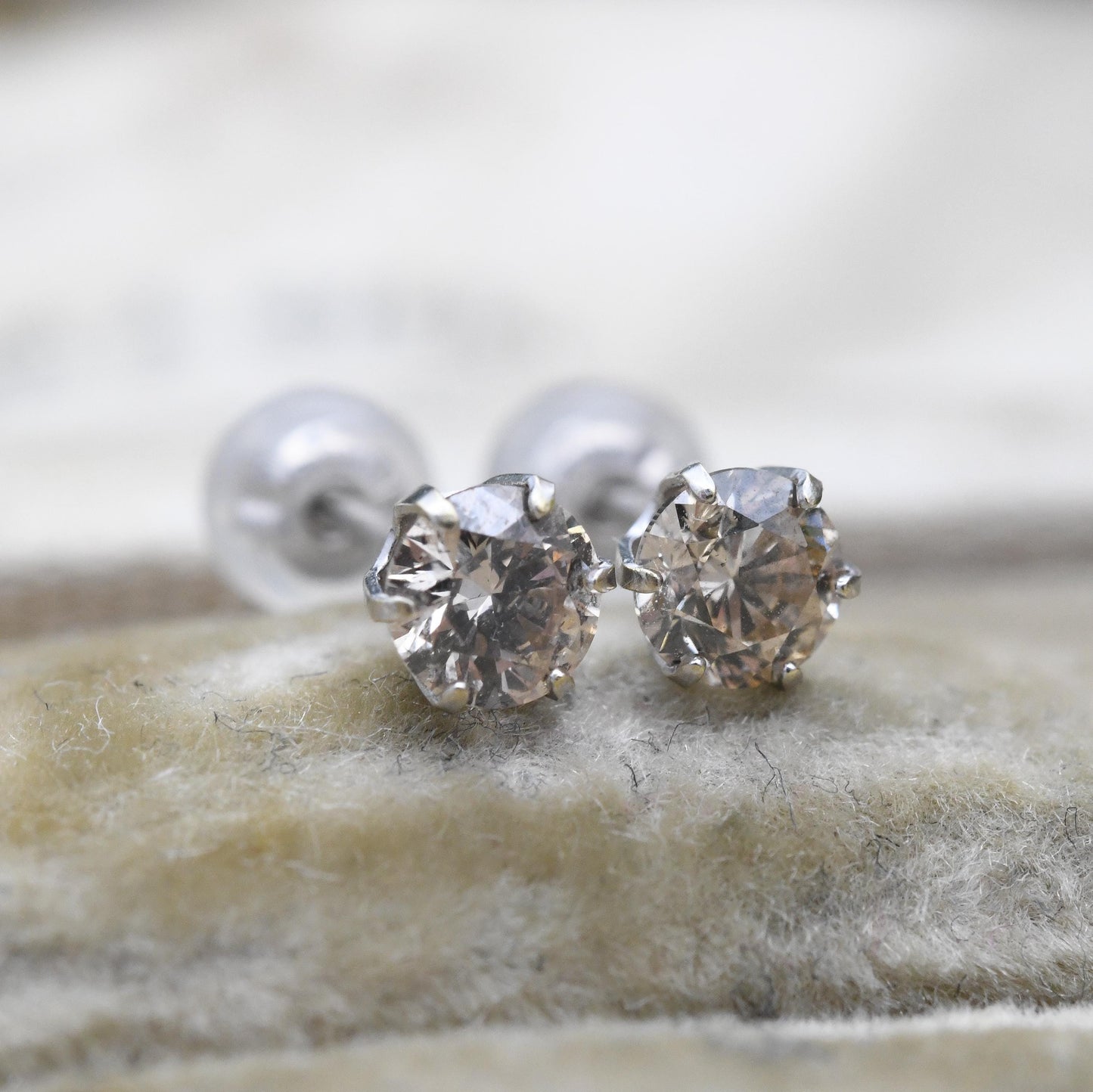 18ct White Gold Diamond Stud Earrings 30 Points 0.30 Carats - Champagne Gemstone | Unisex Everyday Jewellery Gift | Rubber Butterfly Back