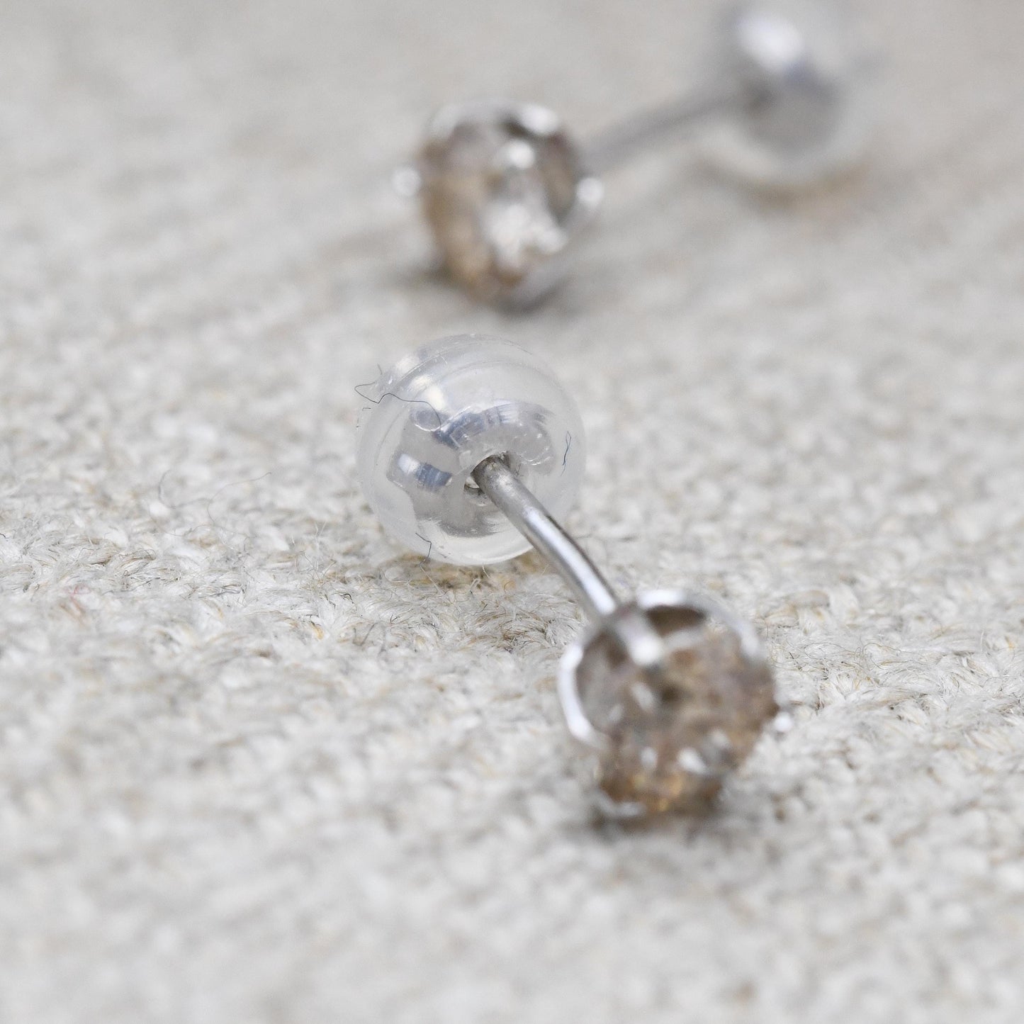 18ct White Gold Diamond Stud Earrings 30 Points 0.30 Carats - Champagne Gemstone | Unisex Everyday Jewellery Gift | Rubber Butterfly Back