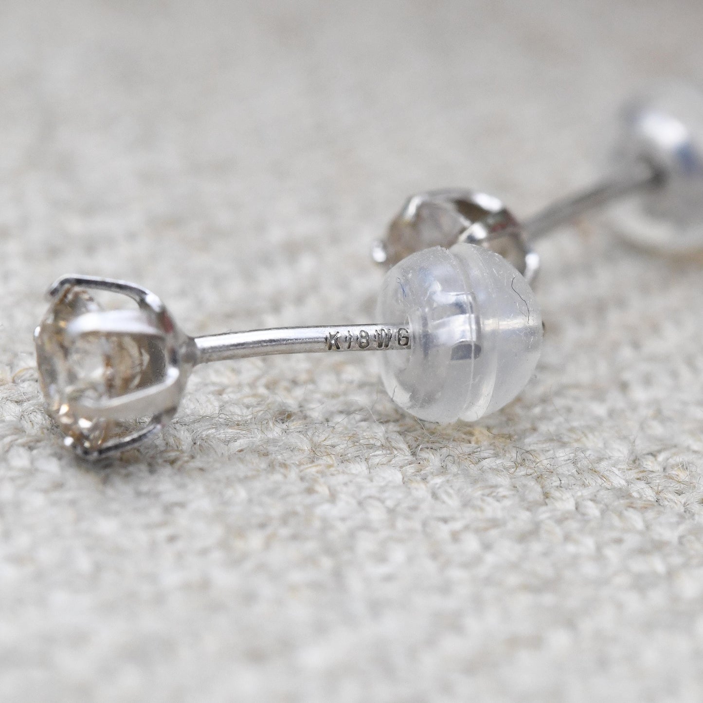 18ct White Gold Diamond Stud Earrings 30 Points 0.30 Carats - Champagne Gemstone | Unisex Everyday Jewellery Gift | Rubber Butterfly Back