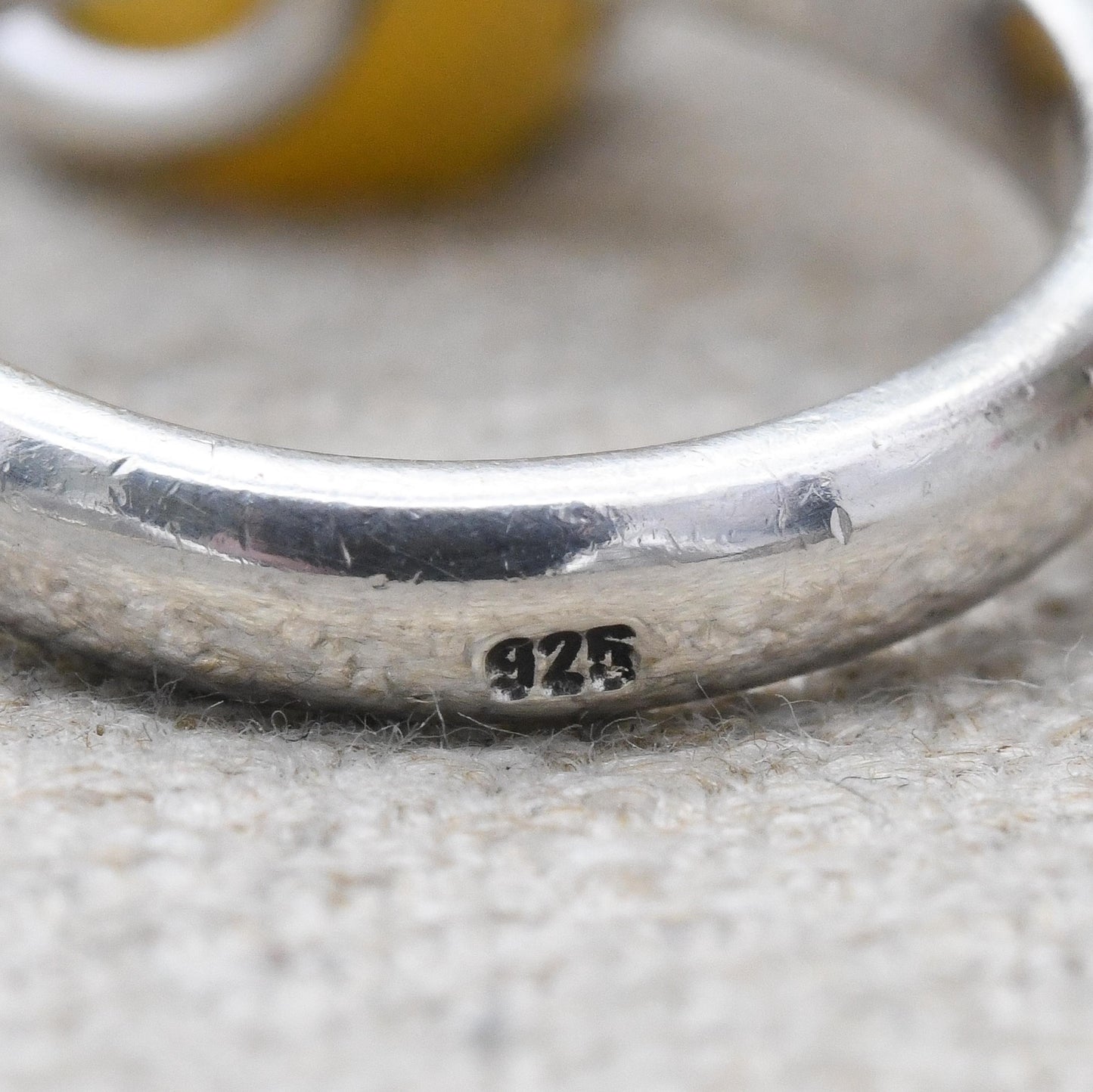 Vintage Sterling Silver Ring Yellow Plastic Imitation Amber - Modernist Silver Ring Large Cylinder Stone | UK Size - N | US Size - 6 3/4