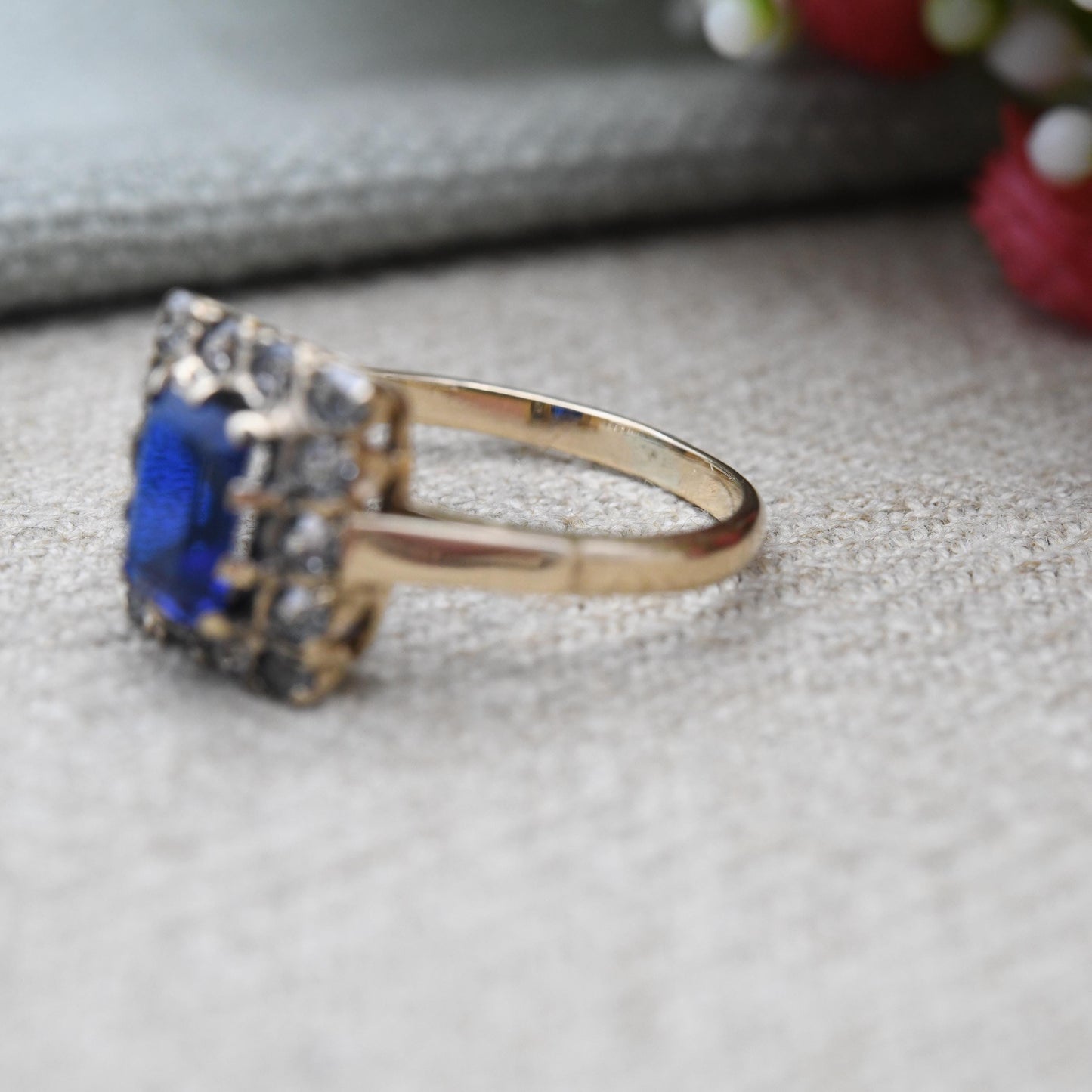 Vintage 9ct Gold Ring Blue Stone Halo c. 1950s - Large Rectangle Deep Blue Synthetic Stone Cocktail Ring | UK Size - N | US Size - 6 3/4