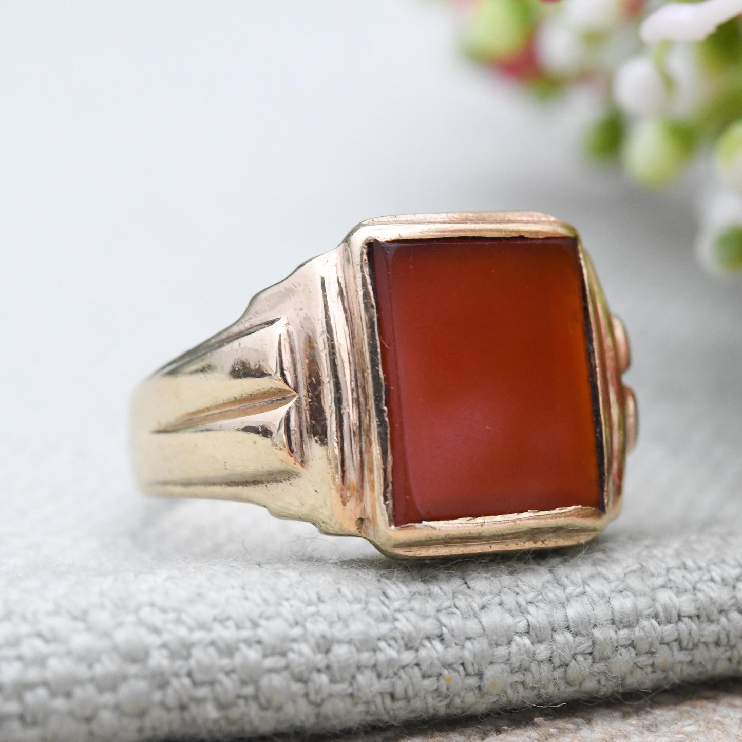 Vintage 9ct Gold Carnelian Signet Ring c. 1960s - Red Square Unisex Chunky Solid Gold Blank Gemstone | UK Size - P 1/2 | US Size - 7 3/4