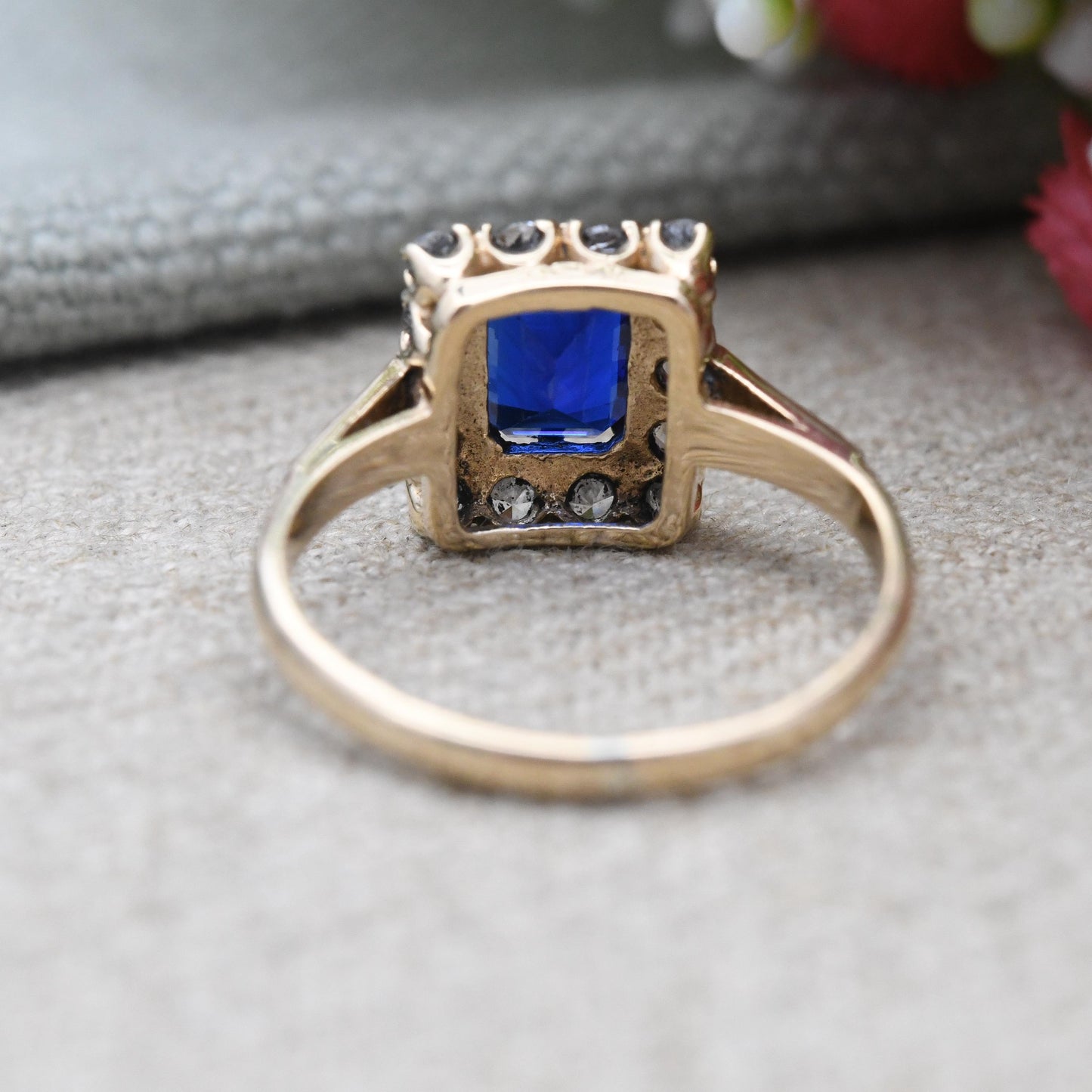 Vintage 9ct Gold Ring Blue Stone Halo c. 1950s - Large Rectangle Deep Blue Synthetic Stone Cocktail Ring | UK Size - N | US Size - 6 3/4