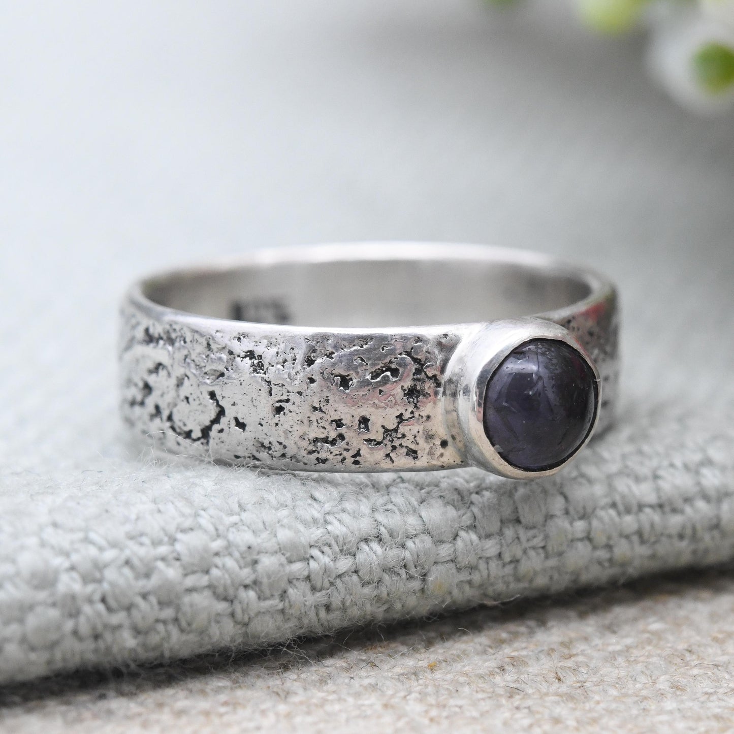 Vintage Sterling Silver Textured Band Ring with Purple Gemstone - Minimalist Studio Design Wide Band Ring | UK Size - N | US Size - 6 3/4