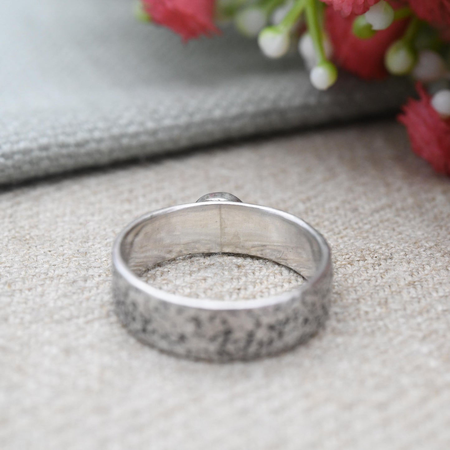 Vintage Sterling Silver Textured Band Ring with Purple Gemstone - Minimalist Studio Design Wide Band Ring | UK Size - N | US Size - 6 3/4