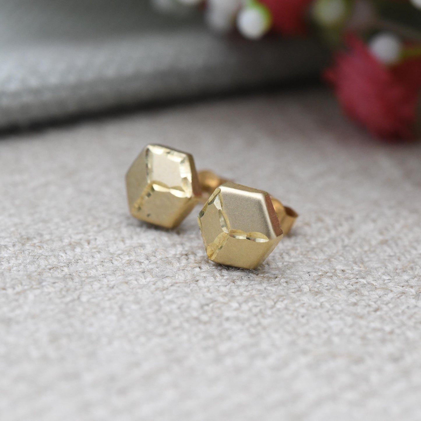 Vintage 9ct Gold Cube Stud Earrings 3D Style c. 1990s - Minimal Brushed Yellow Gold Square Studs | Delicate Gold Jewellery Gift for Her