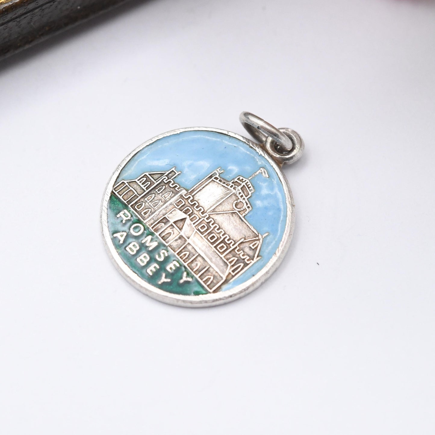 Vintage Sterling Silver Romsey Abbey D&F Charm Pendant - Hampshire | England | Church | Religious Souvenir Gift for Charm Bracelet