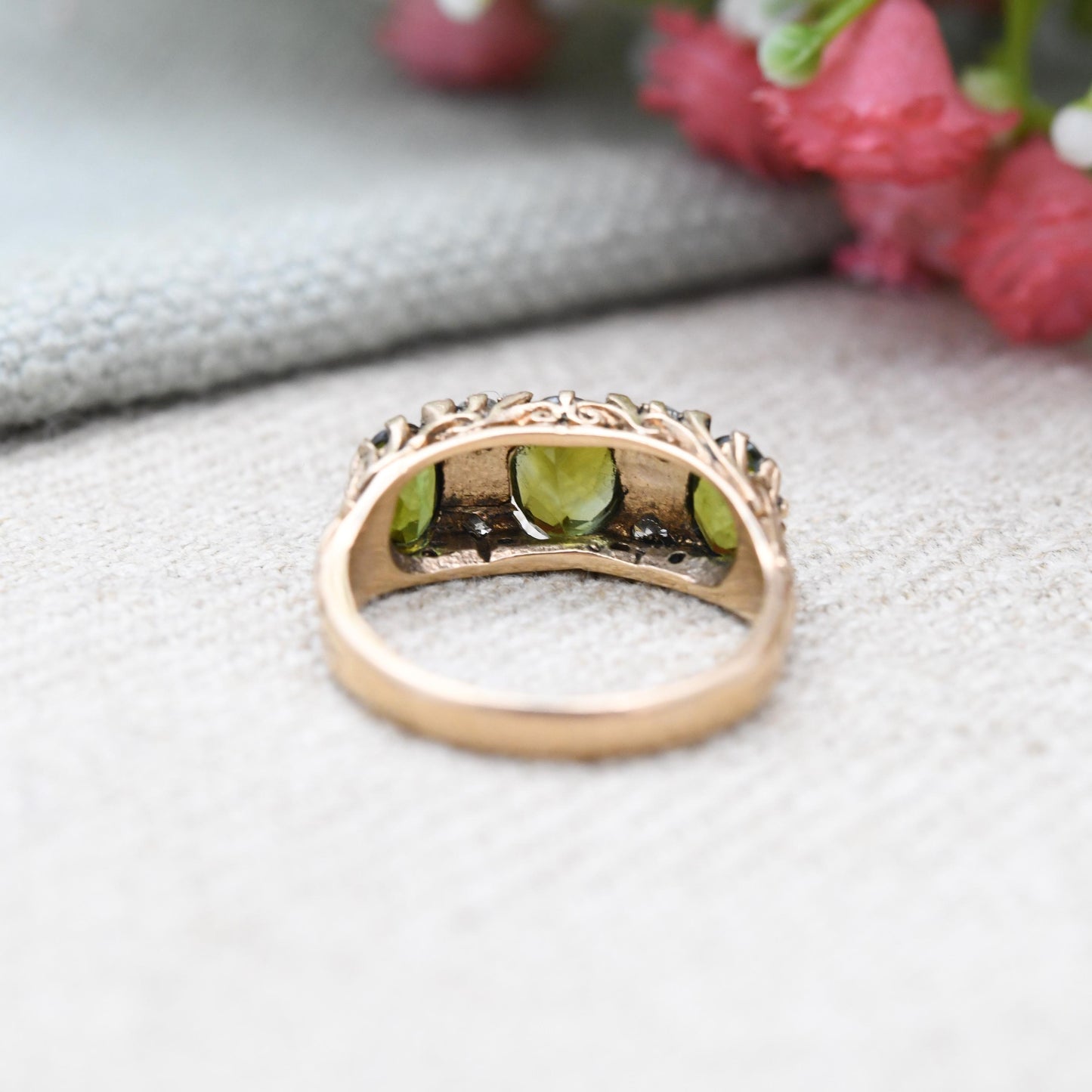 Vintage 9ct Gold Tourmaline Three Stone Ring - Olive Green Flush Set Trilogy Half Eternity Ring Accent Stones | UK Size - L US Size - 5 3/4
