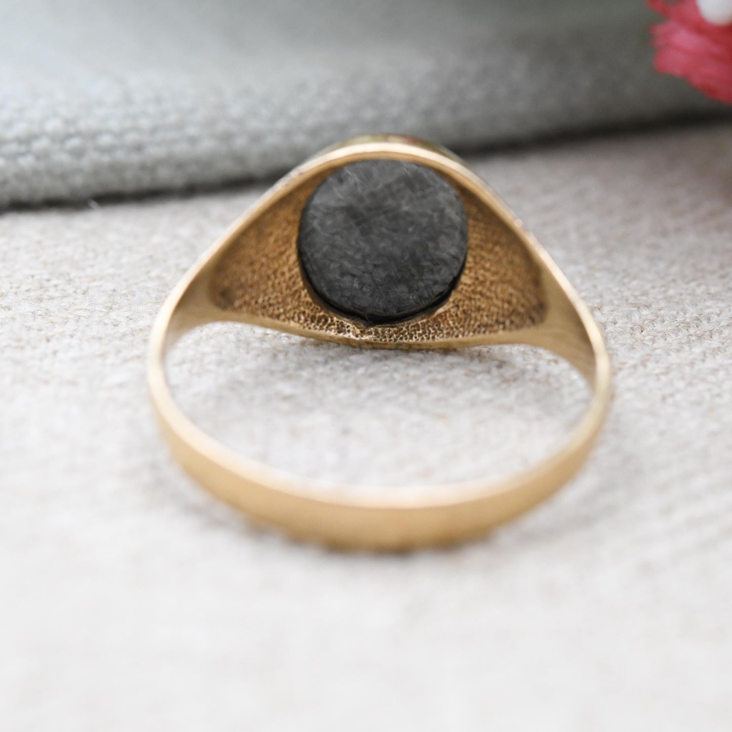 Vintage 9ct Gold Hematite Intaglio Signet Ring - Carved Gladiator Soldier | Roman Intaglio | UK Size - Y 1/2 | US Size - 12 1/2
