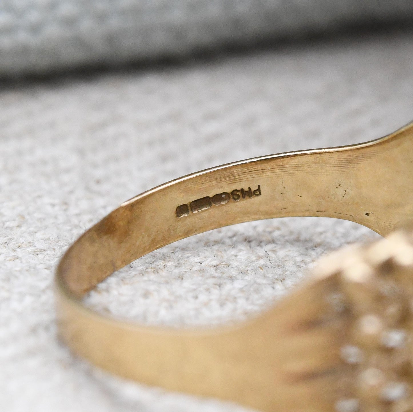 Vintage 9ct Gold Keeper Ring - Four Row Textured Knotted Band Love Symbol | Everyday Gold Jewellery | UK Size - R 1/2 | US Size - 8 3/4