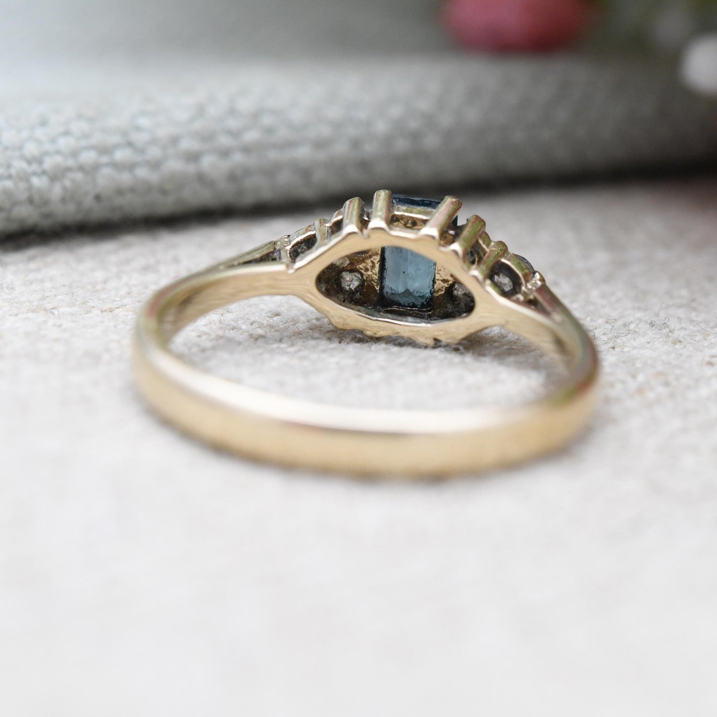 Vintage 9ct Gold Ring with Emerald Cut Blue Stone with Clear Stones - Solid Gold Jewellery Gift for Her | UK Size - P | US Size - 8