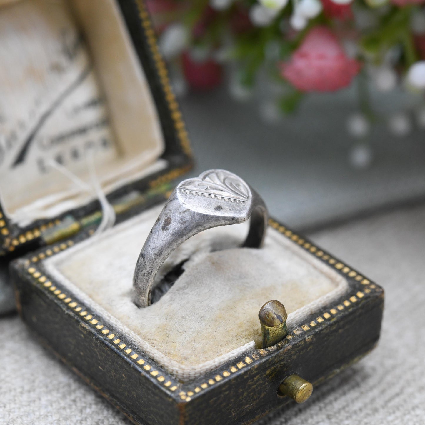 Vintage Sterling Silver Heart Signet Ring - Engraved Silver 1977 Love Heart Jewellery | Everyday Ring | UK Size - O 1/2 | US Size - 7 1/4