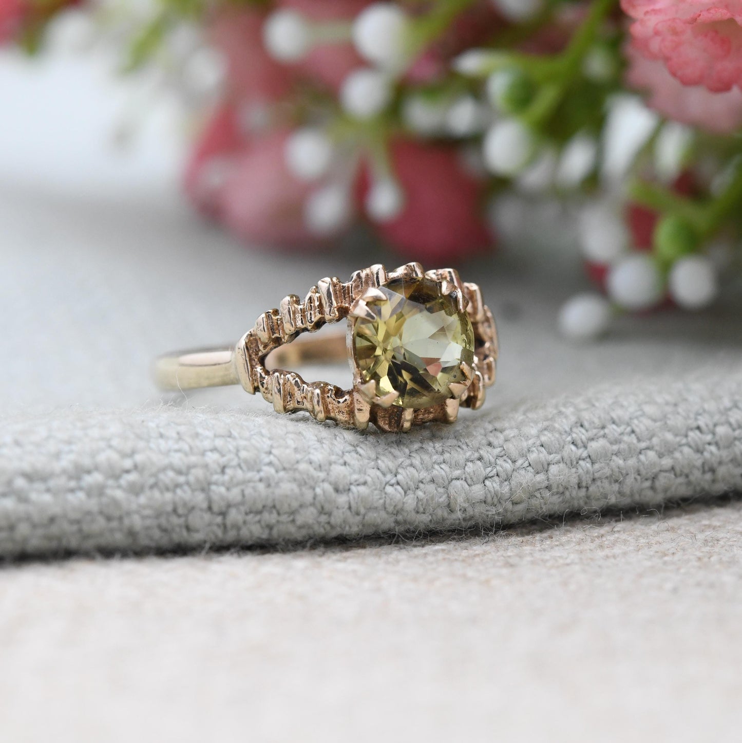 Vintage 9ct Gold Gemstone Ring 1972 Midcentury Modern Jewellery - Open Textured Shank Faceted Cocktail Dress | UK Size - O | US Size - 7 1/2