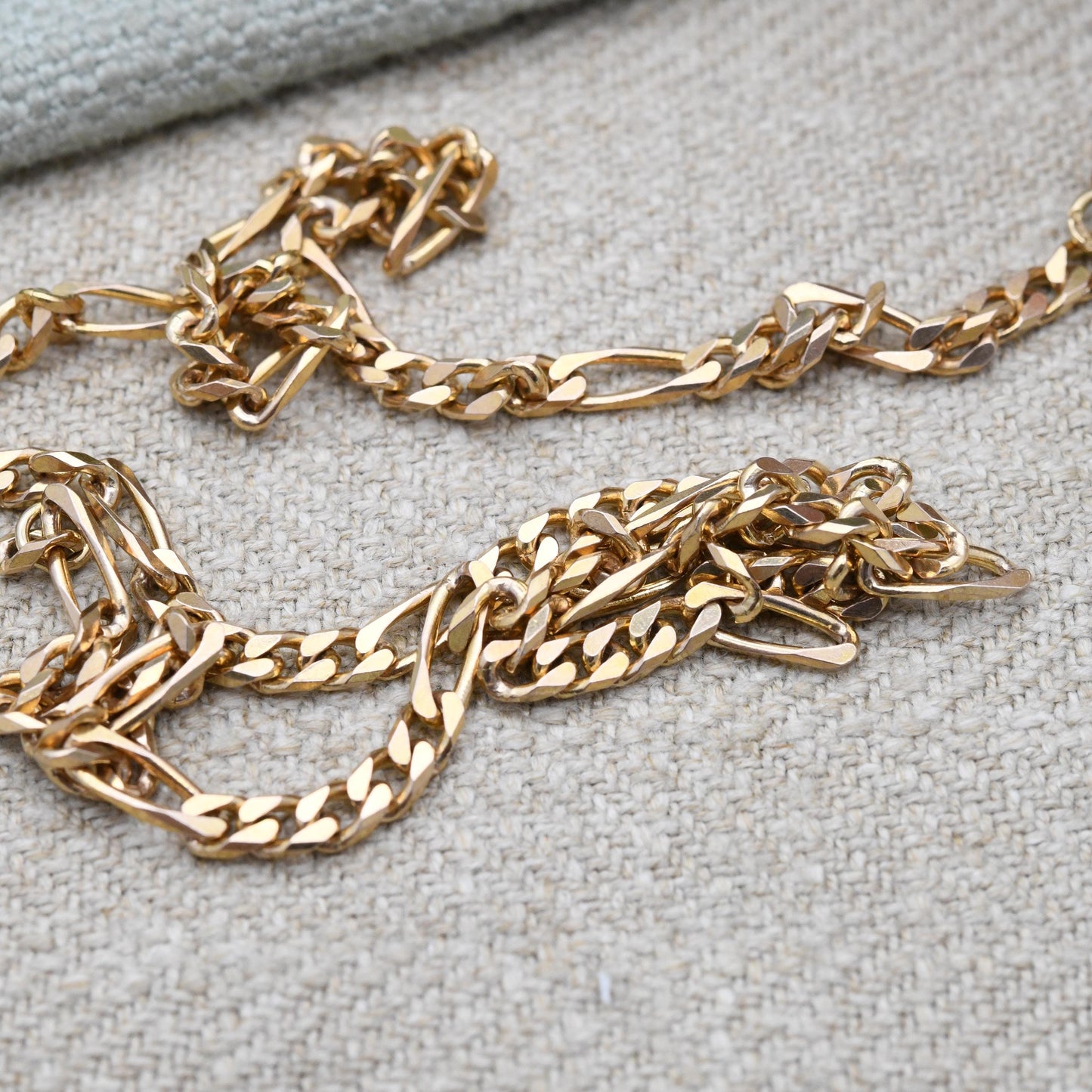 Vintage 9ct Gold Figaro Chain Necklace 1990 - Unisex 9K Solid Gold Chain Flat Links | Yellow Gold Jewellery for Men | 46cm | 18"