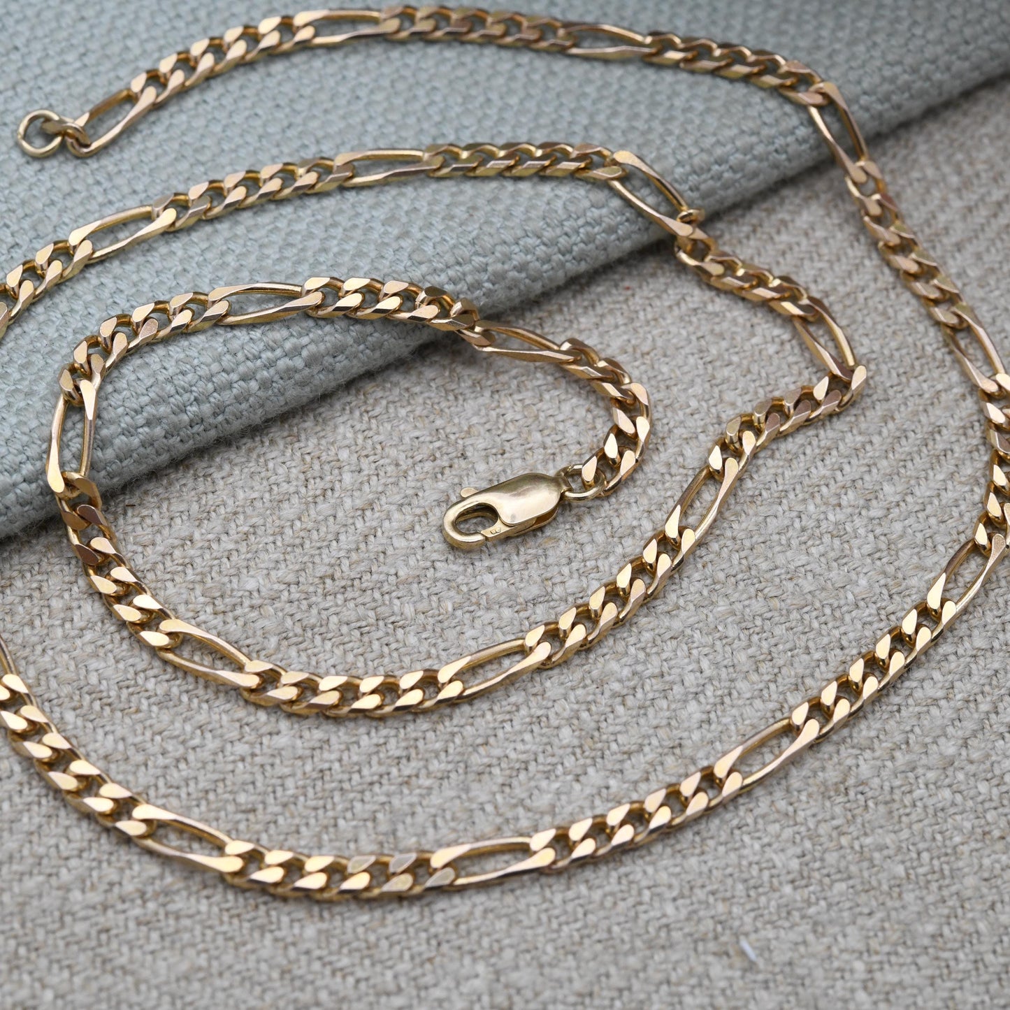 Vintage 9ct Gold Figaro Chain Necklace 1990 - Unisex 9K Solid Gold Chain Flat Links | Yellow Gold Jewellery for Men | 46cm | 18"
