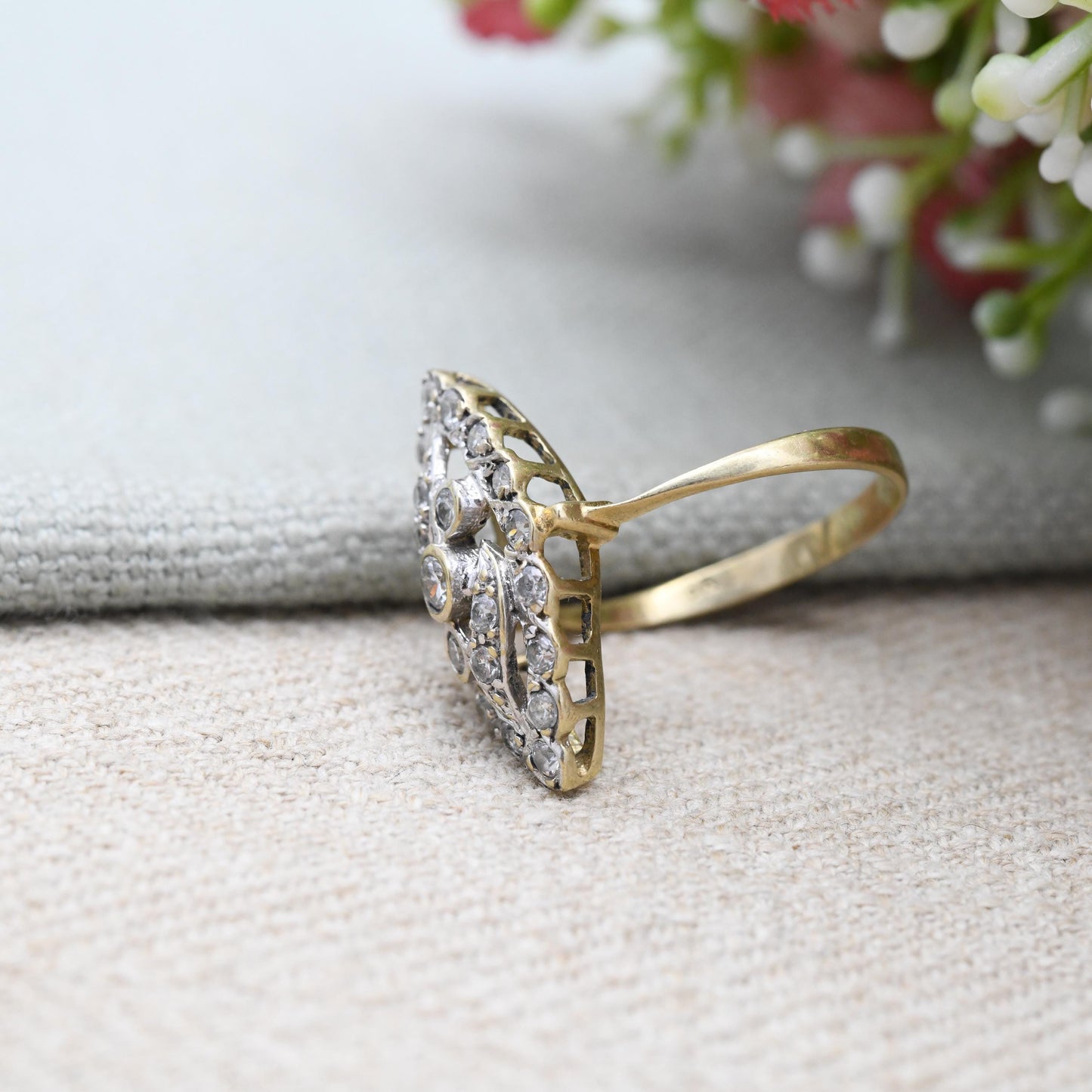 9ct Gold Statement Ring with Clear Stones 2003 - Sparkly Cocktail Ring Y2K Edwardian Style | UK Size - U | US Size - 10