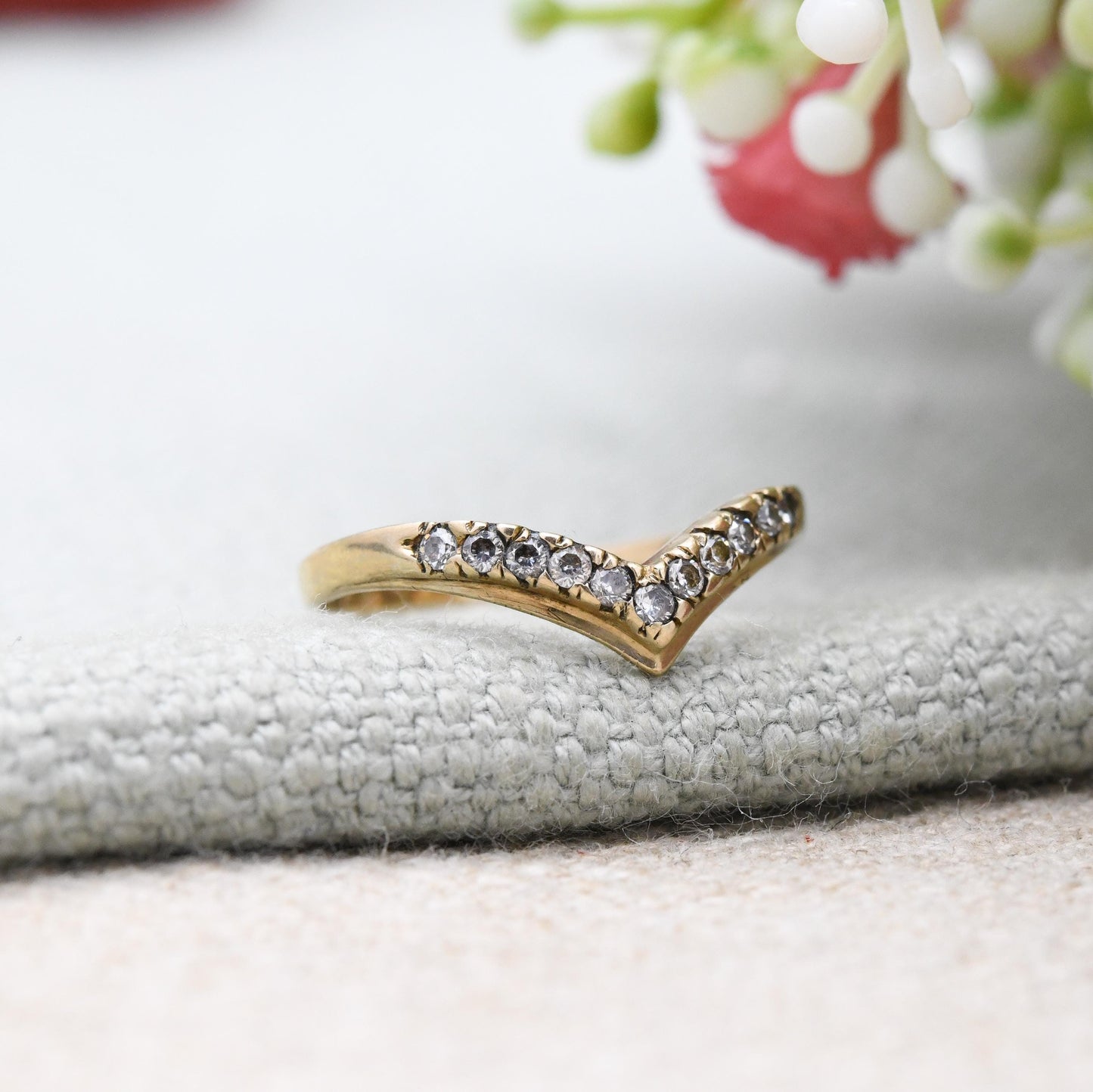 Vintage 9ct Gold Wishbone Ring with CZ Stones 1985 - Yellow Gold V Shaped Band Ring | UK Size - M 1/2 | US Size - 6 3/4