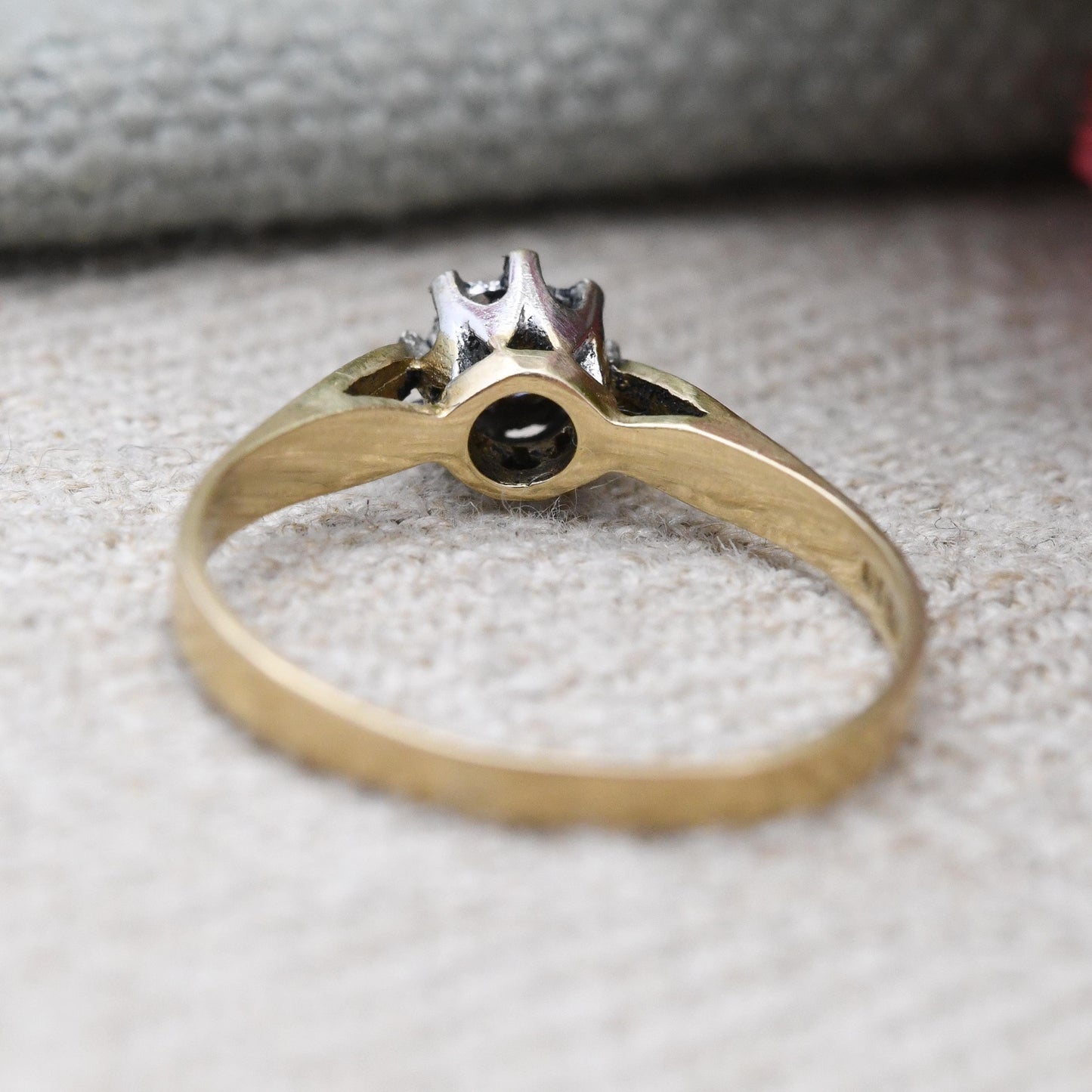 Vintage 9ct Gold Diamond Solitaire Ring 1986 Star Setting - Cathedral Set Solitaire Engagement Ring | UK Size - M | US Size - 6
