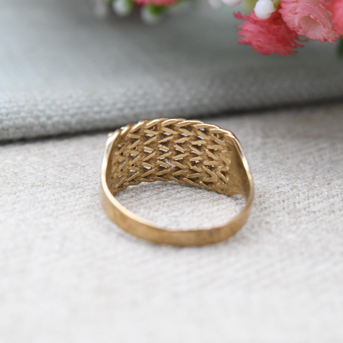 Vintage 9ct Gold Keeper Ring - Four Row Textured Knotted Band Love Symbol | Everyday Gold Jewellery | UK Size - R 1/2 | US Size - 8 3/4