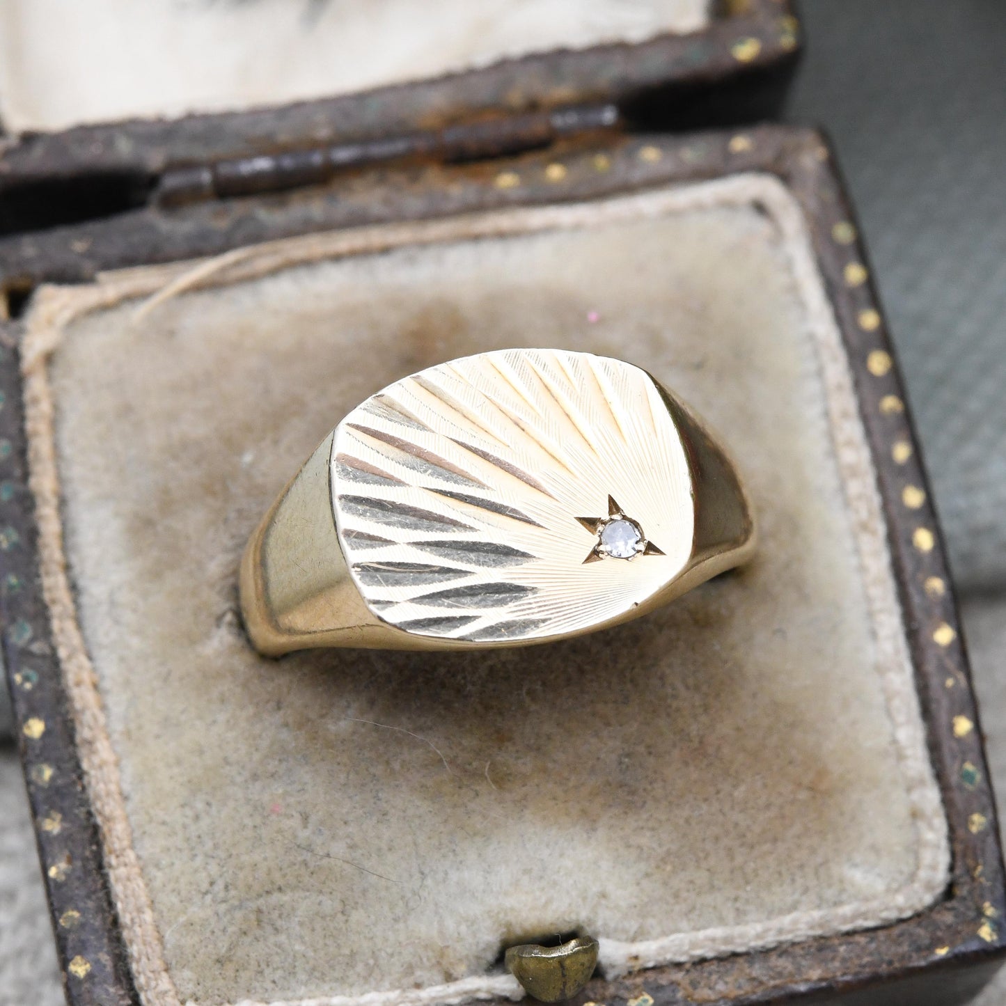 Vintage 9ct Gold Diamond Signet Ring - Solid Yellow Gold Jewellery Gift for Him Engagement Ring Men | UK Size - P 1/2 | US Size - 7 3/4