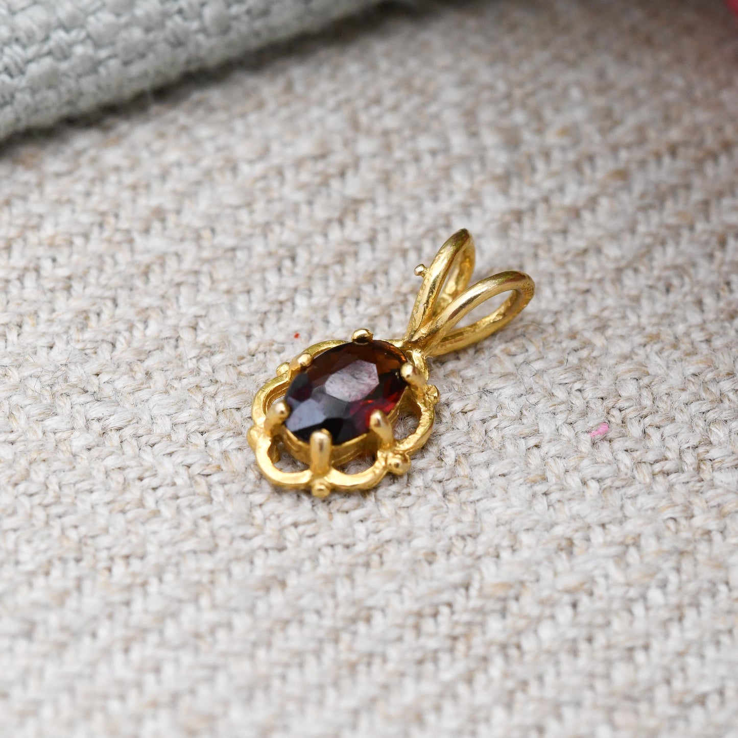 Vintage 9ct Gold Garnet Pendant 1982 - Miniature Solitaire Charm with Red Stone