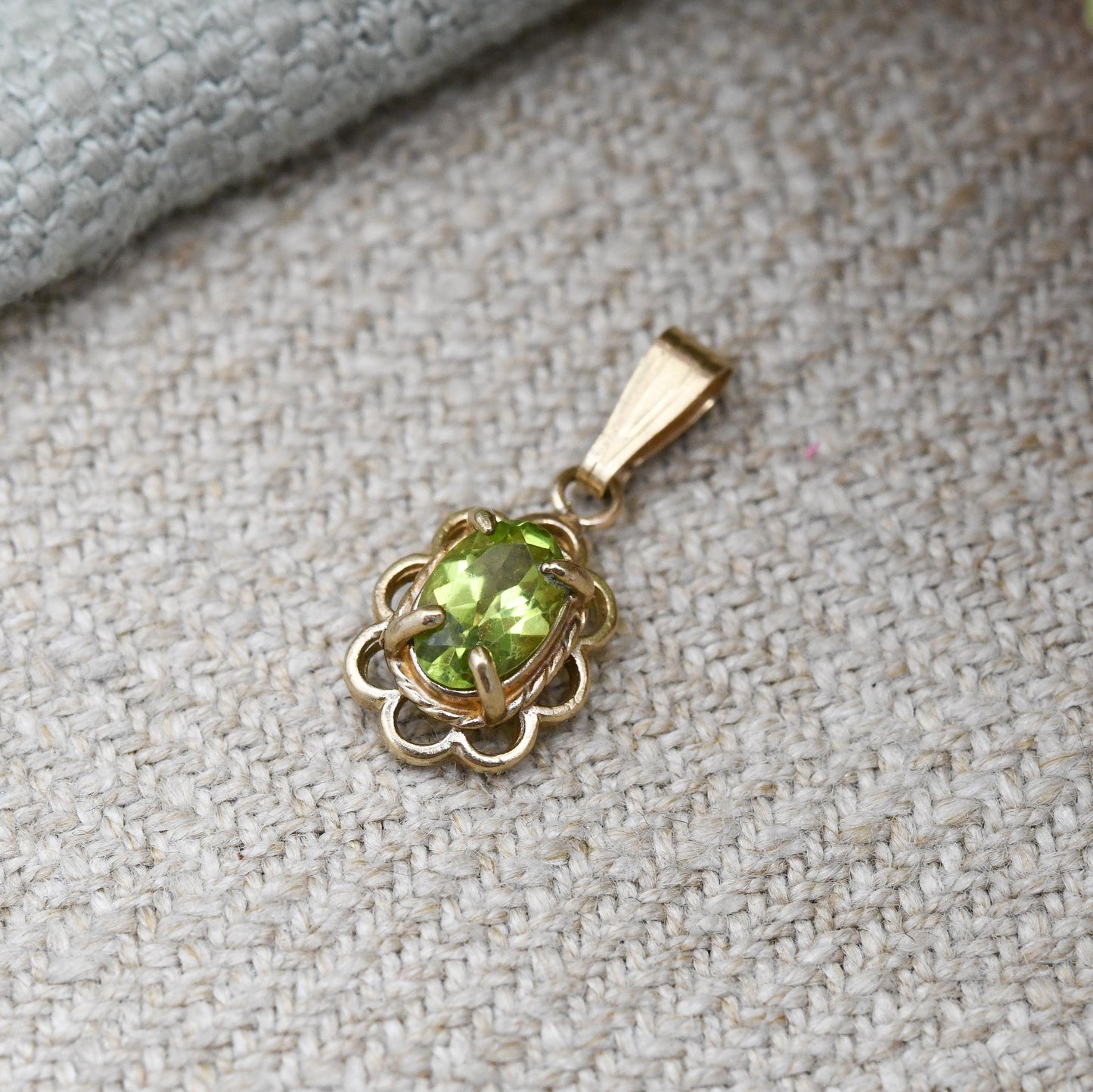 Vintage 9ct Gold Peridot Pendant - Faceted Oval Sparkly Stone | Small Pendant | Gift for Her