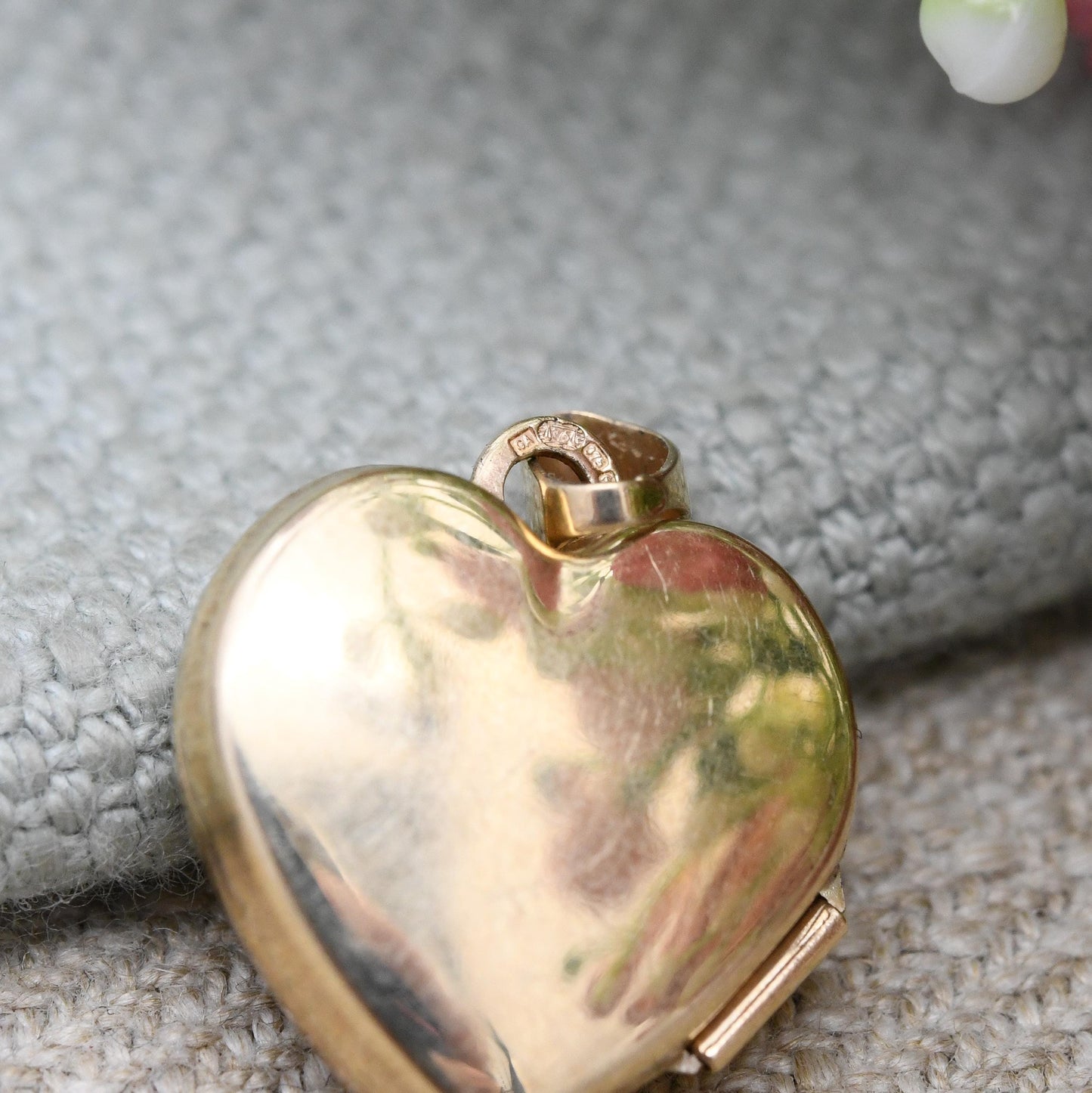 9ct Gold Diamond Heart Locket Pendant - GA | Love Heart Locket Charm Pendant | Sentimental Jewellery Gift for Her