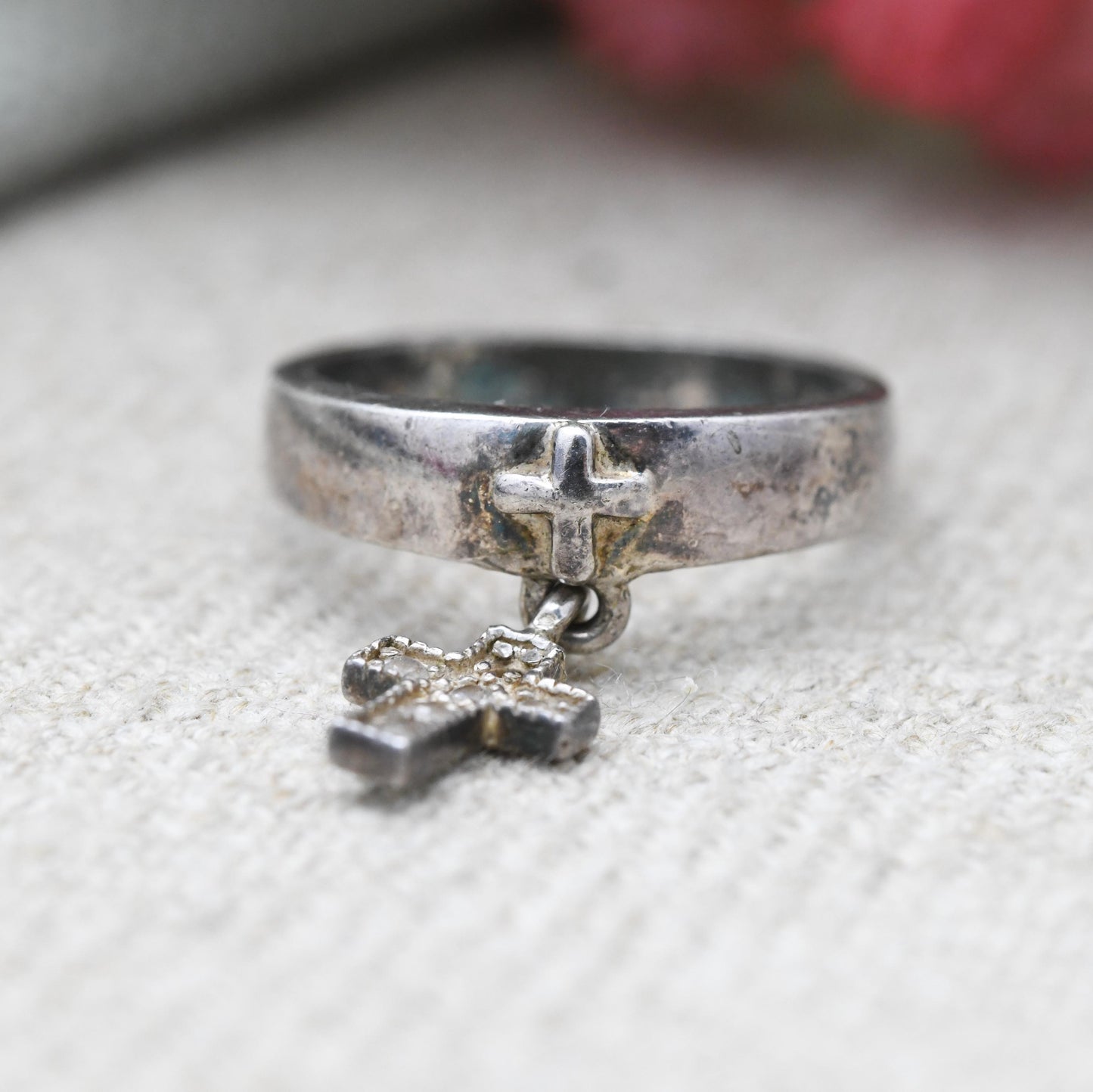 Vintage Sterling Silver Dangle Cross Band Ring - Clear Stone Decoration | Raised Cross Relief | UK Size - L | US Size - 6