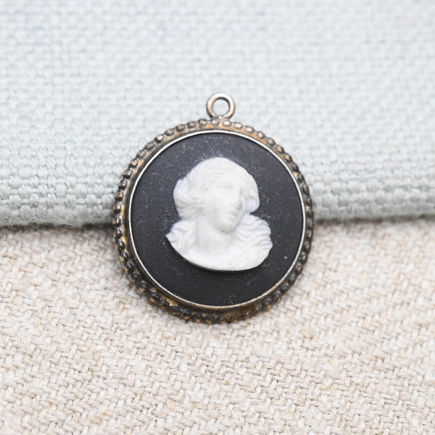Vintage Wedgwood Sterling Silver Figure on Black Jasperware Pendant 1970s - | Circular Classical Cameo