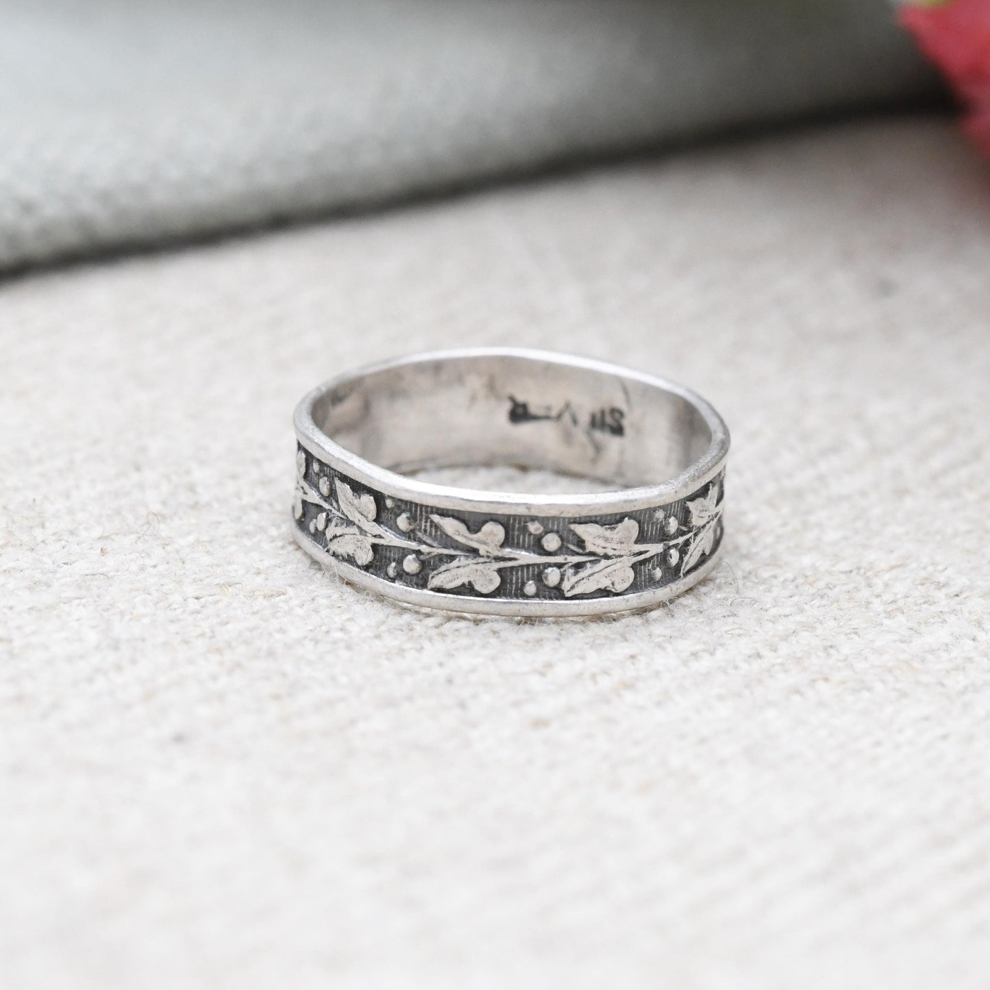 Vintage Sterling Silver Floral Band Ring - Textured Band | Stacking Ring | Unisex Ring | UK Size - J 1/2 | US Size - 5 1/4