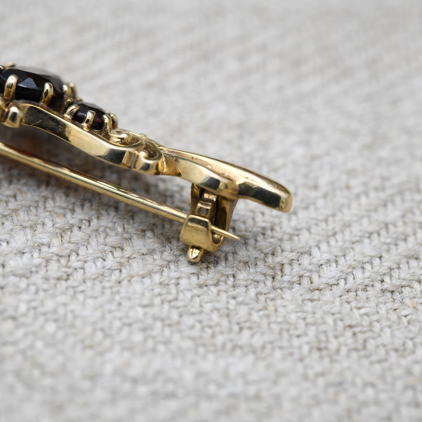 Antique 9ct Gold Garnet Bar Brooch - 1989 | Edwardian Solid Gold Jewellery | Pretty Floral Gift | Faceted Red Gemstone