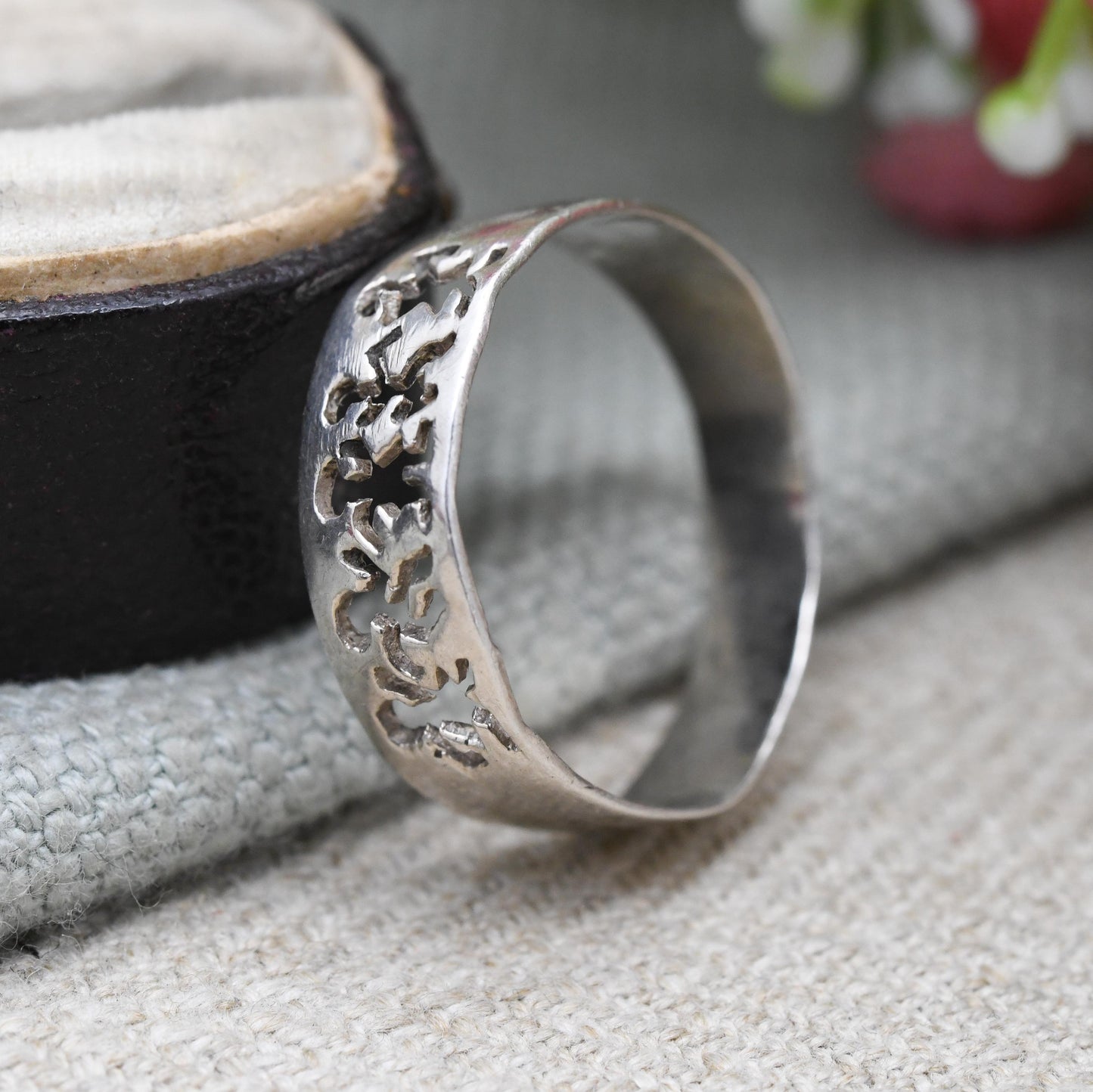 Vintage Sterling Silver Figure Band Ring - Cut Out Dancing Men Ring | Unisex | Everyday | UK Size - T | US Size - 9 1/4
